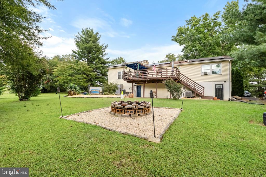 8908 JENNINGS LANE