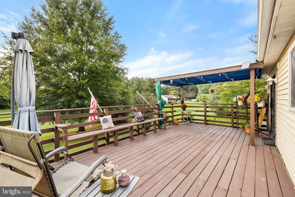8908 JENNINGS LANE