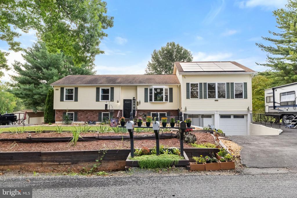 8908 JENNINGS LANE