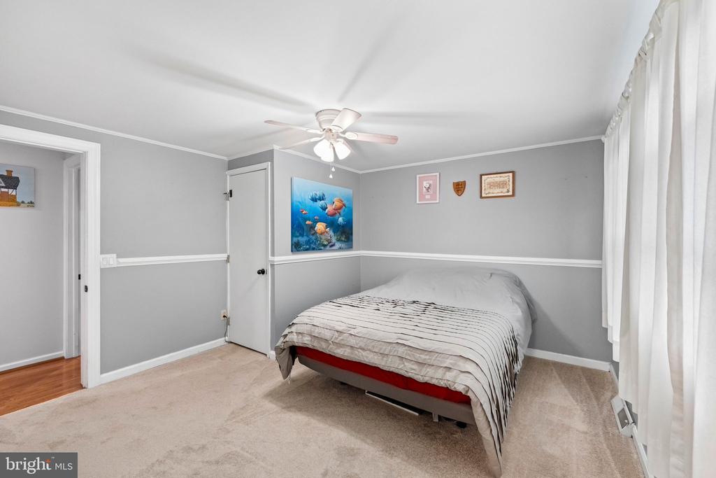 8908 JENNINGS LANE