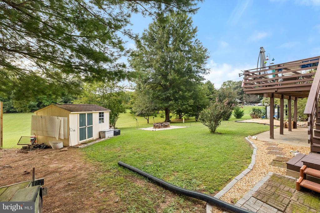 8908 JENNINGS LANE