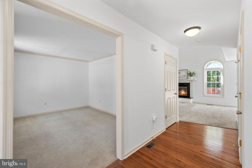 10307 NAPOLEON STREET