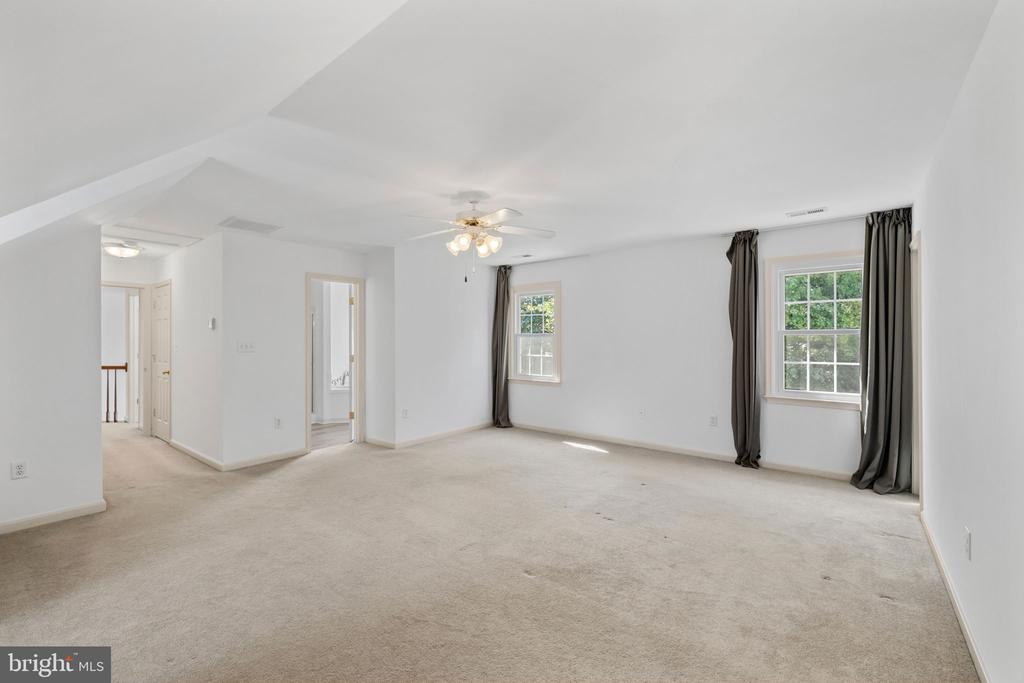 10307 NAPOLEON STREET