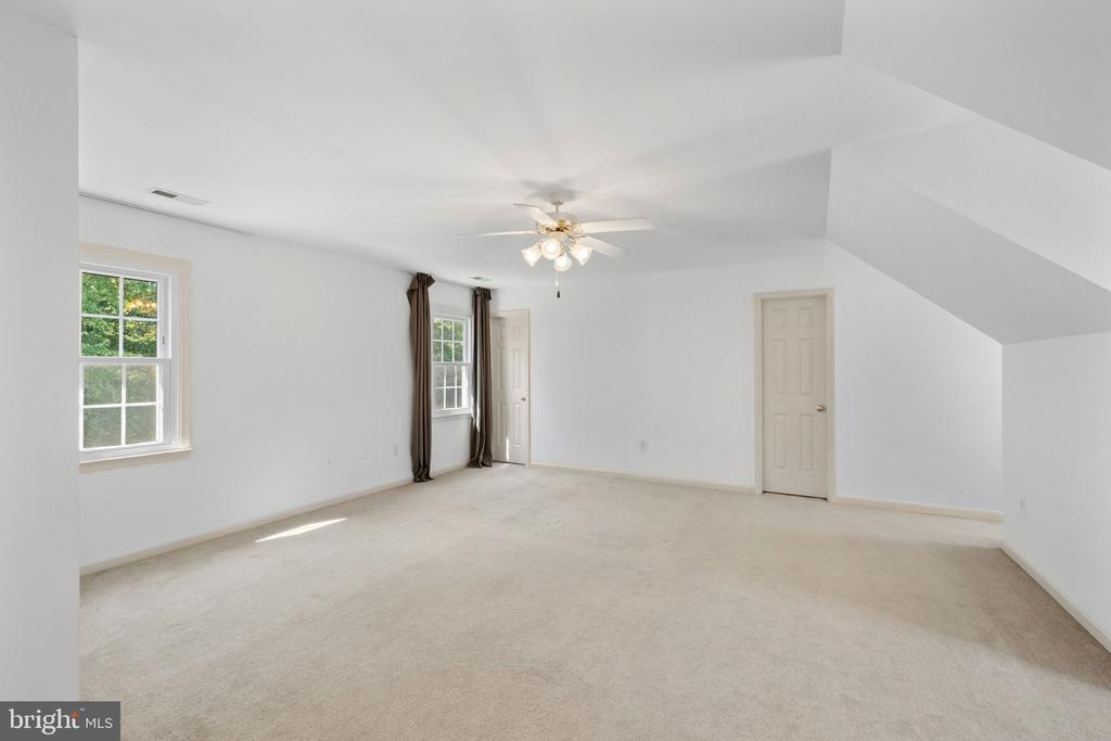 10307 NAPOLEON STREET
