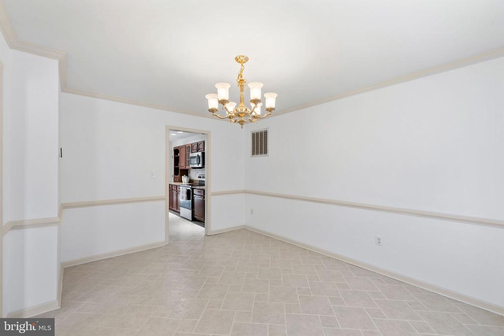 10307 NAPOLEON STREET