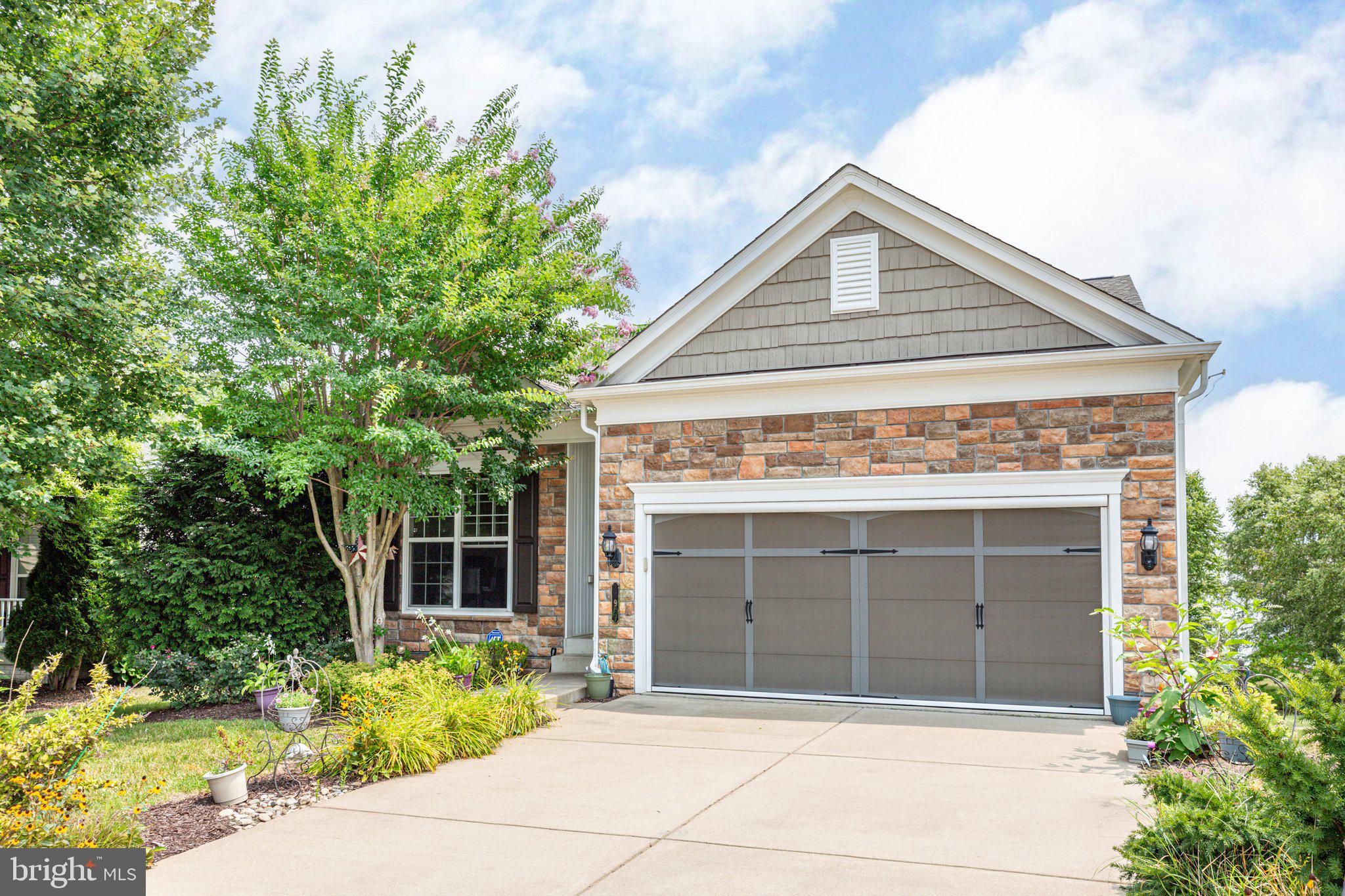 9 Mendota Way