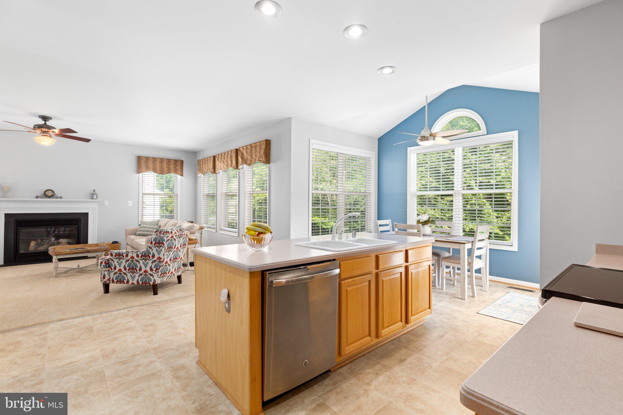 34 Woodleigh LANE