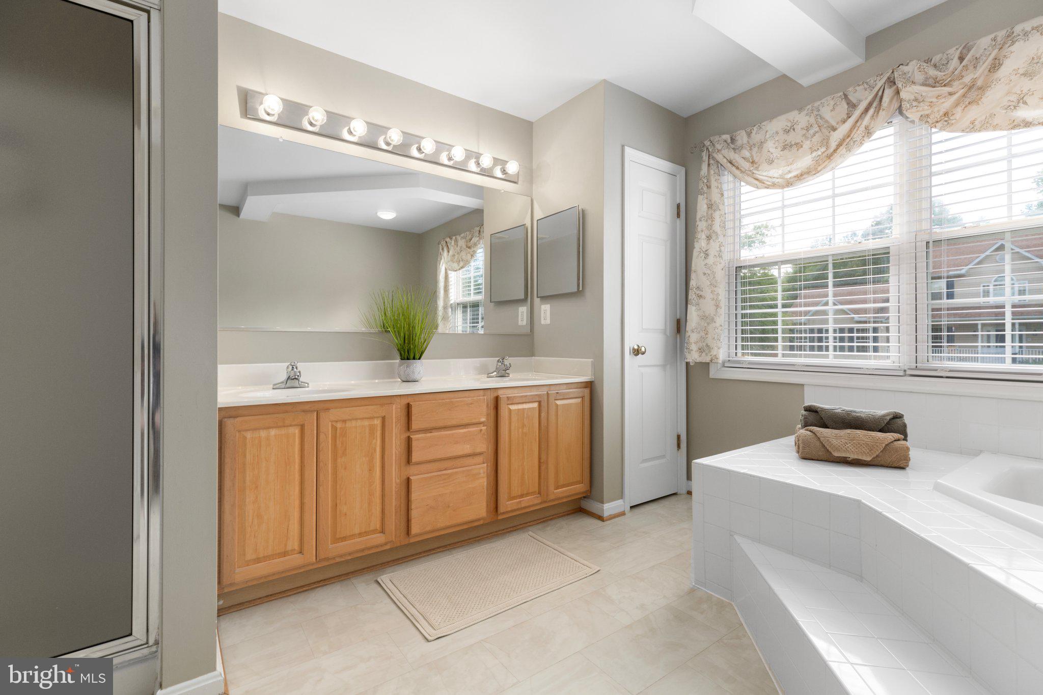 34 Woodleigh LANE