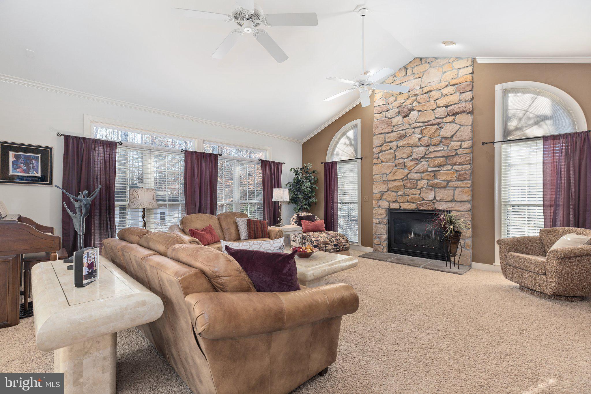 18 Ludwell LANE