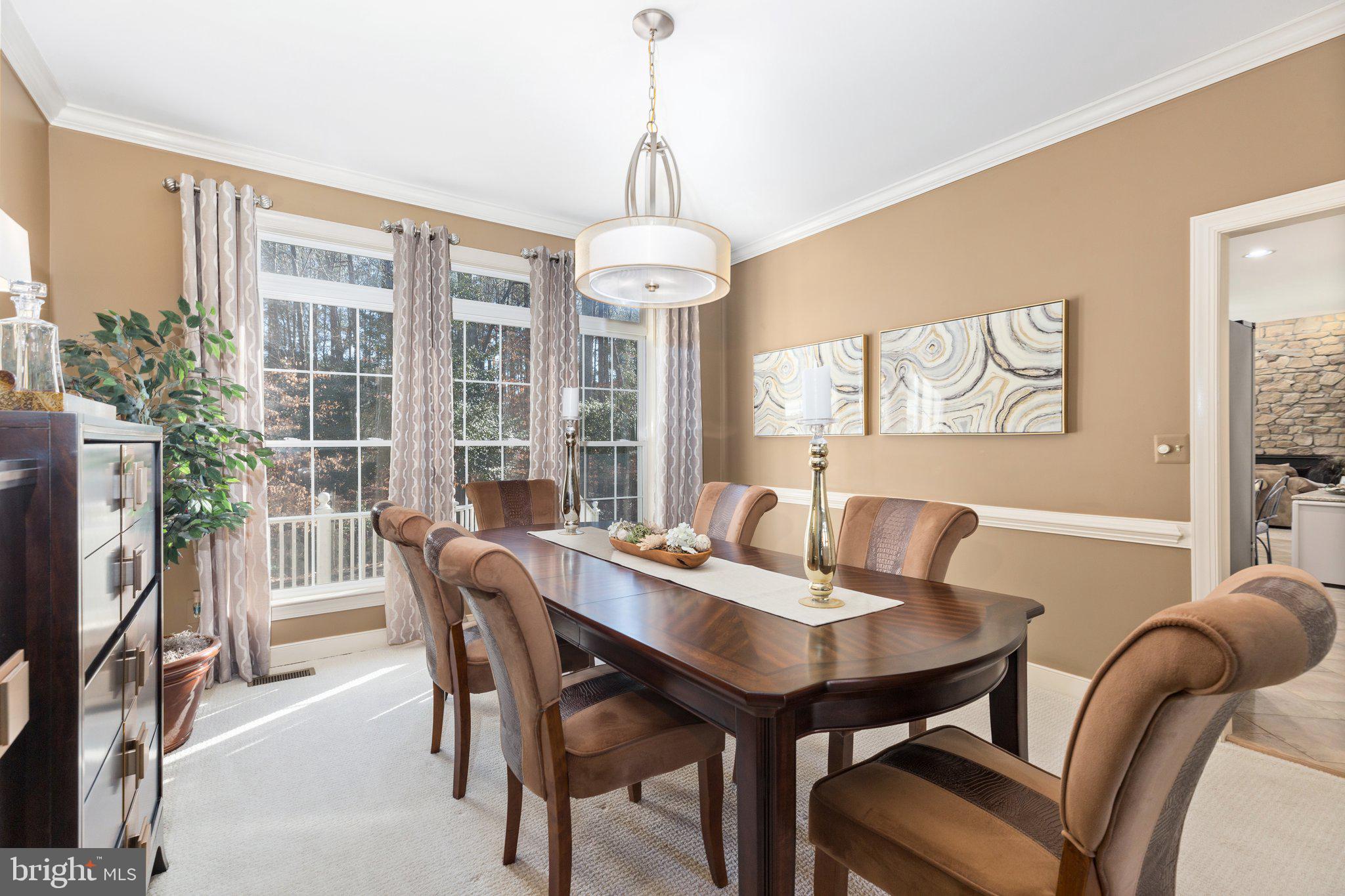 18 Ludwell LANE