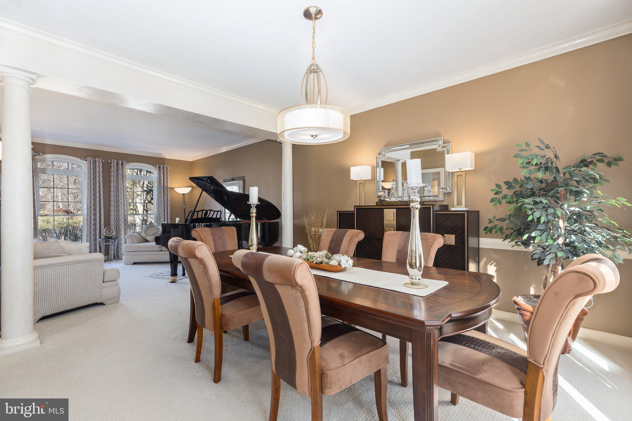 18 Ludwell LANE