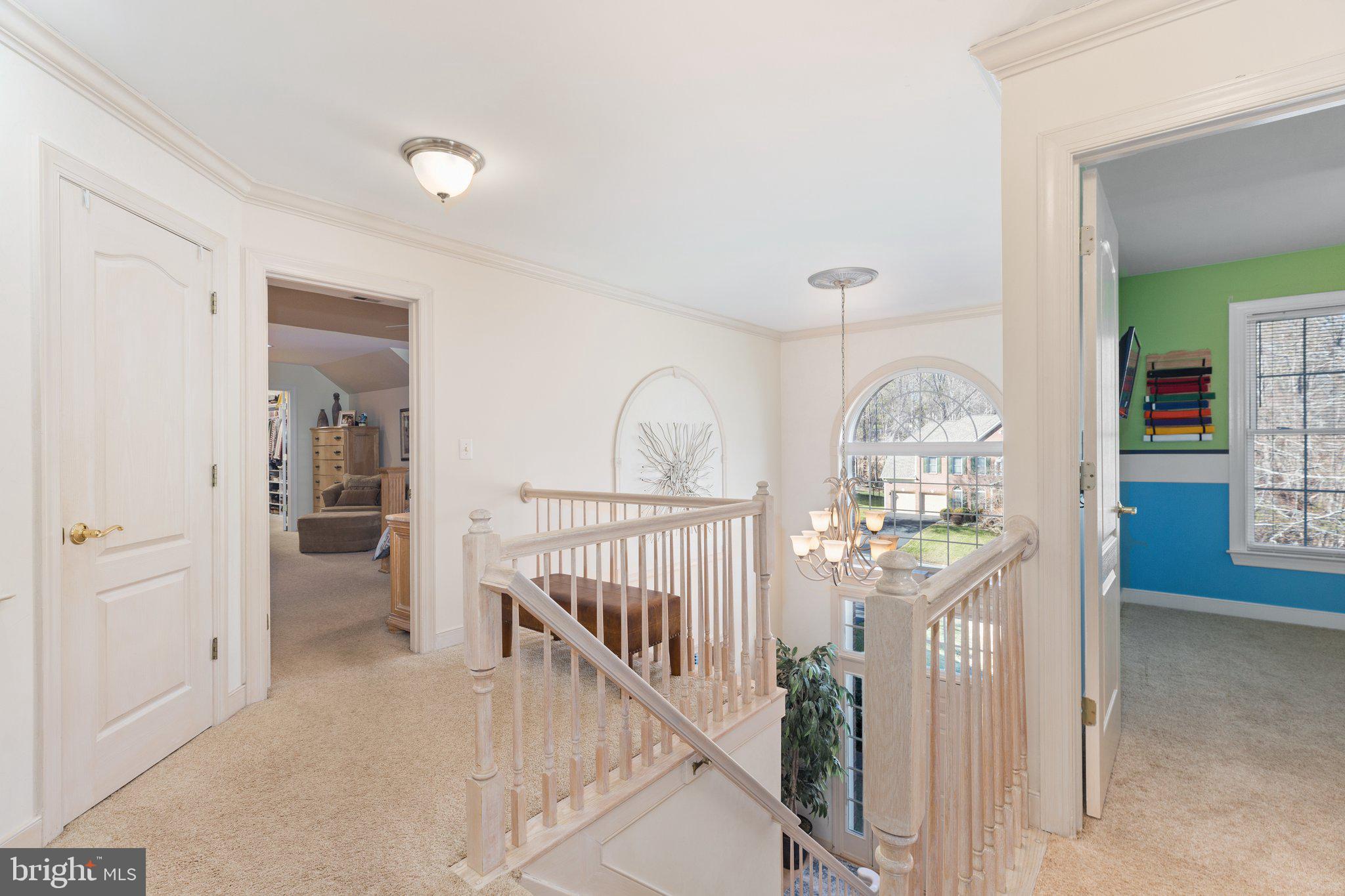 18 Ludwell LANE
