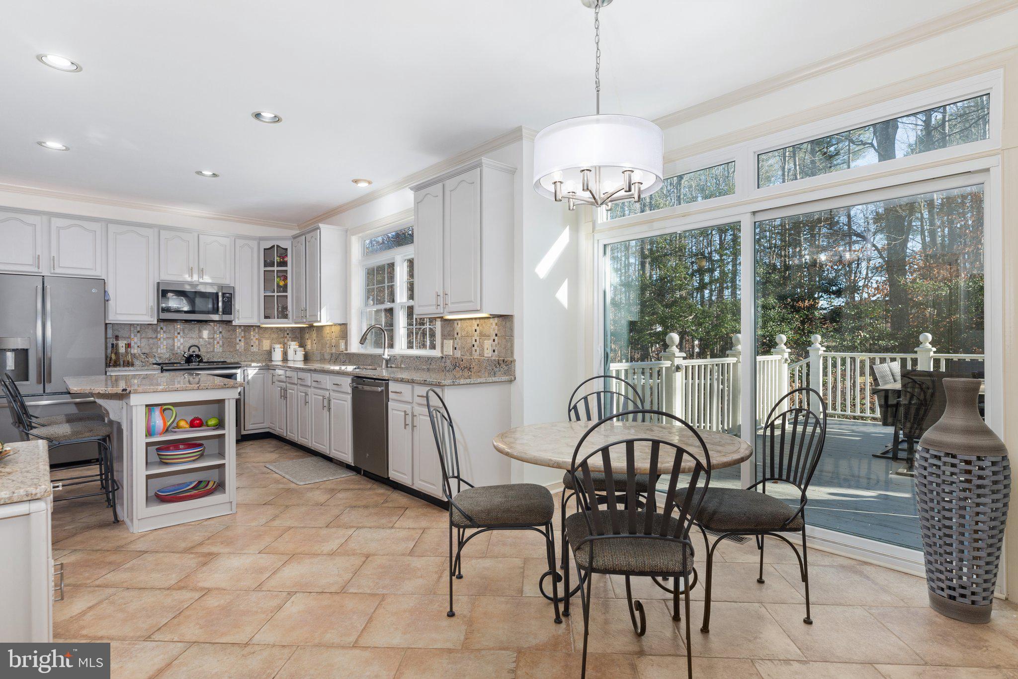 18 Ludwell LANE