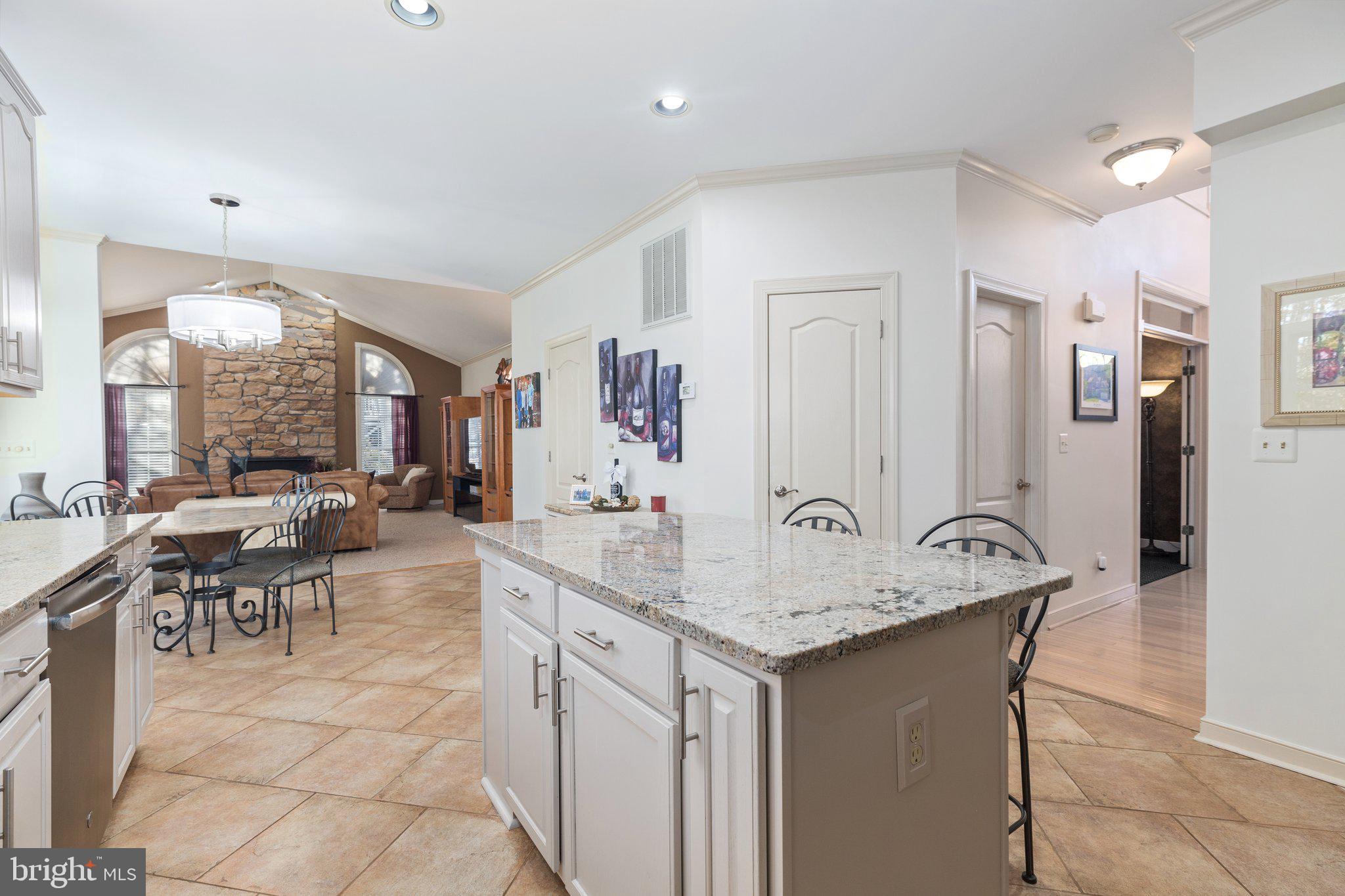 18 Ludwell LANE