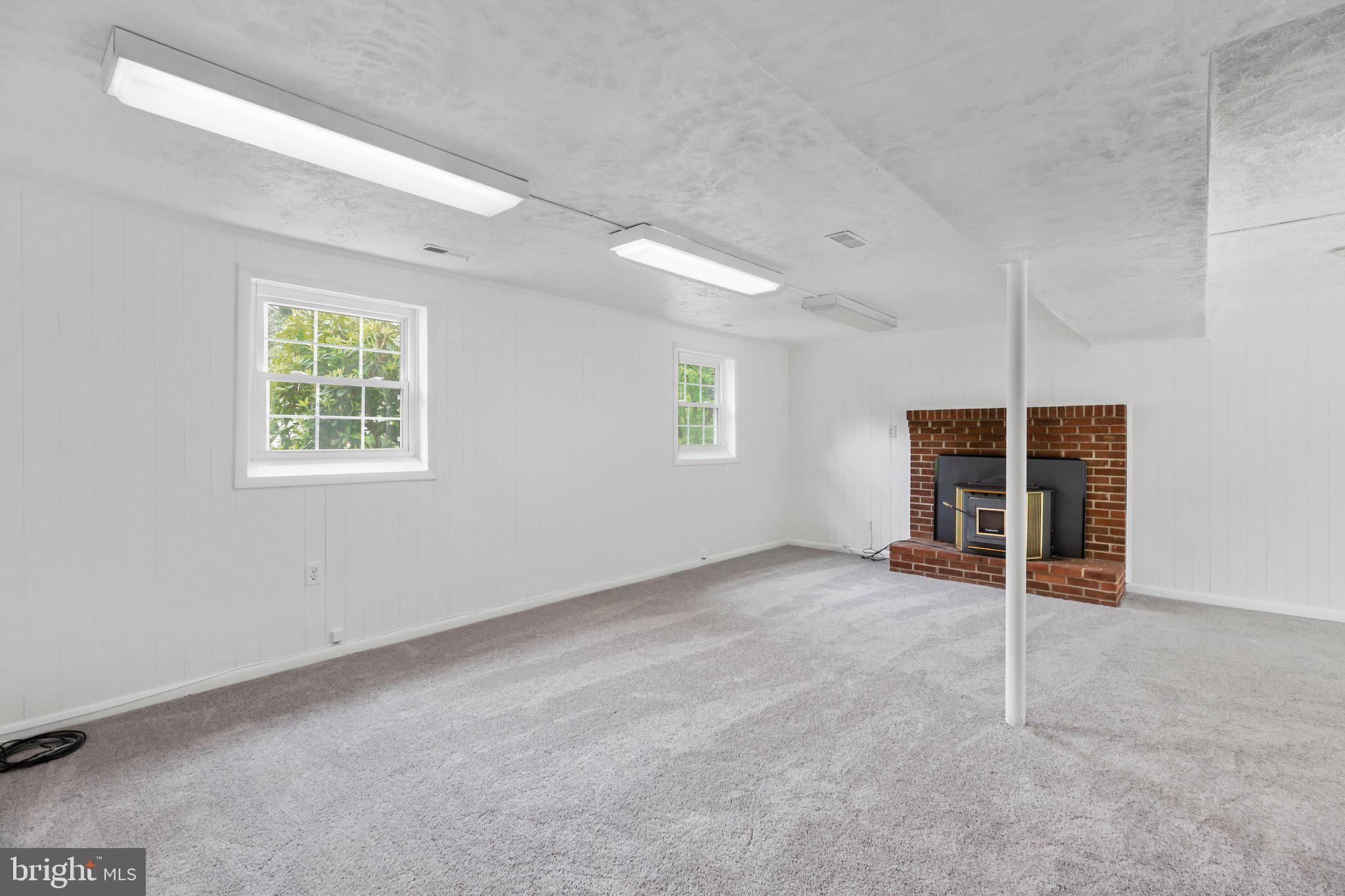303 Austin Dr