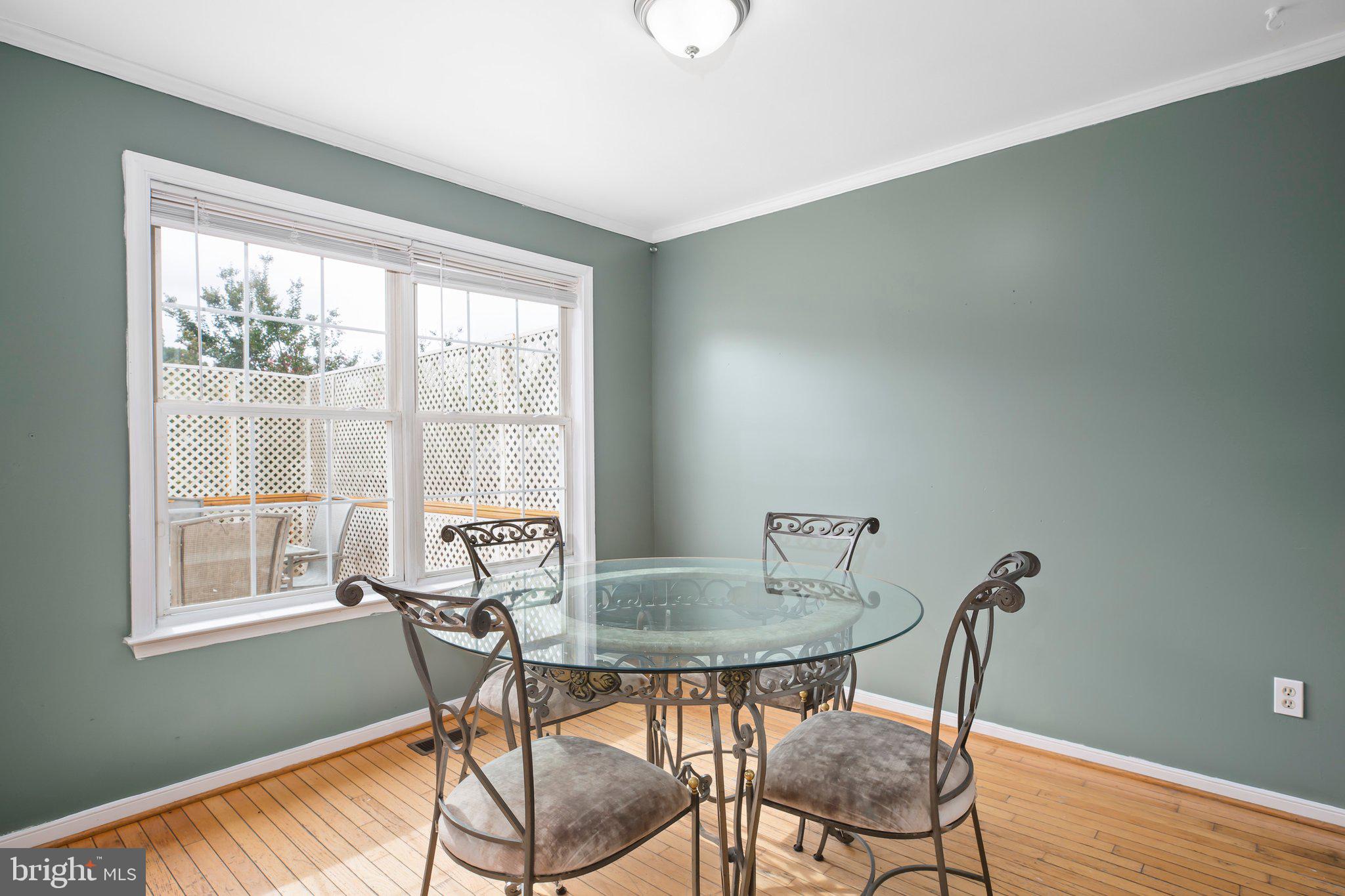 302 Munsons Hill Ct