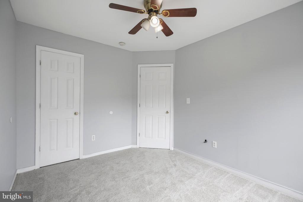 302 Munsons Hill Ct