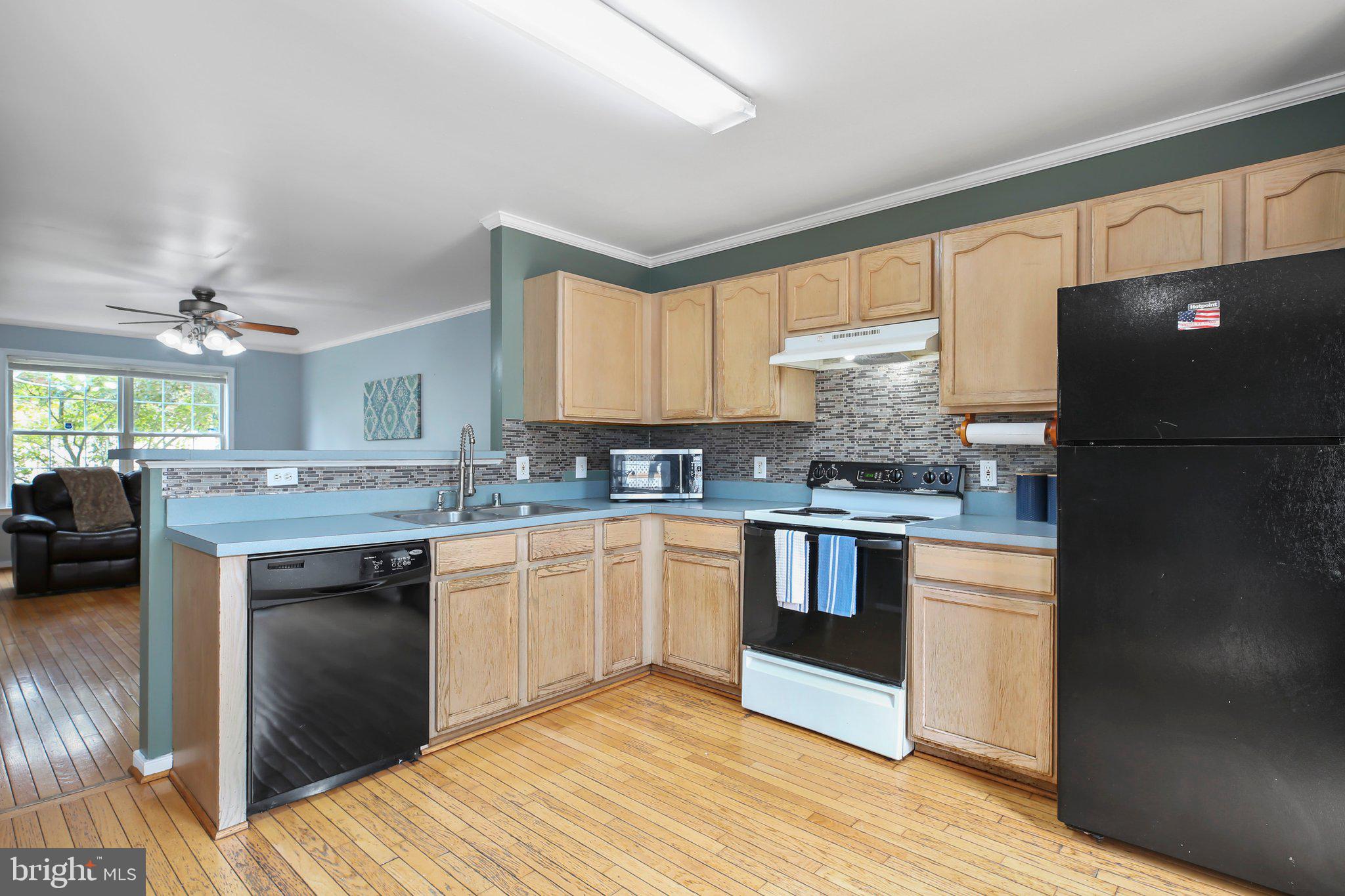 302 Munsons Hill Ct