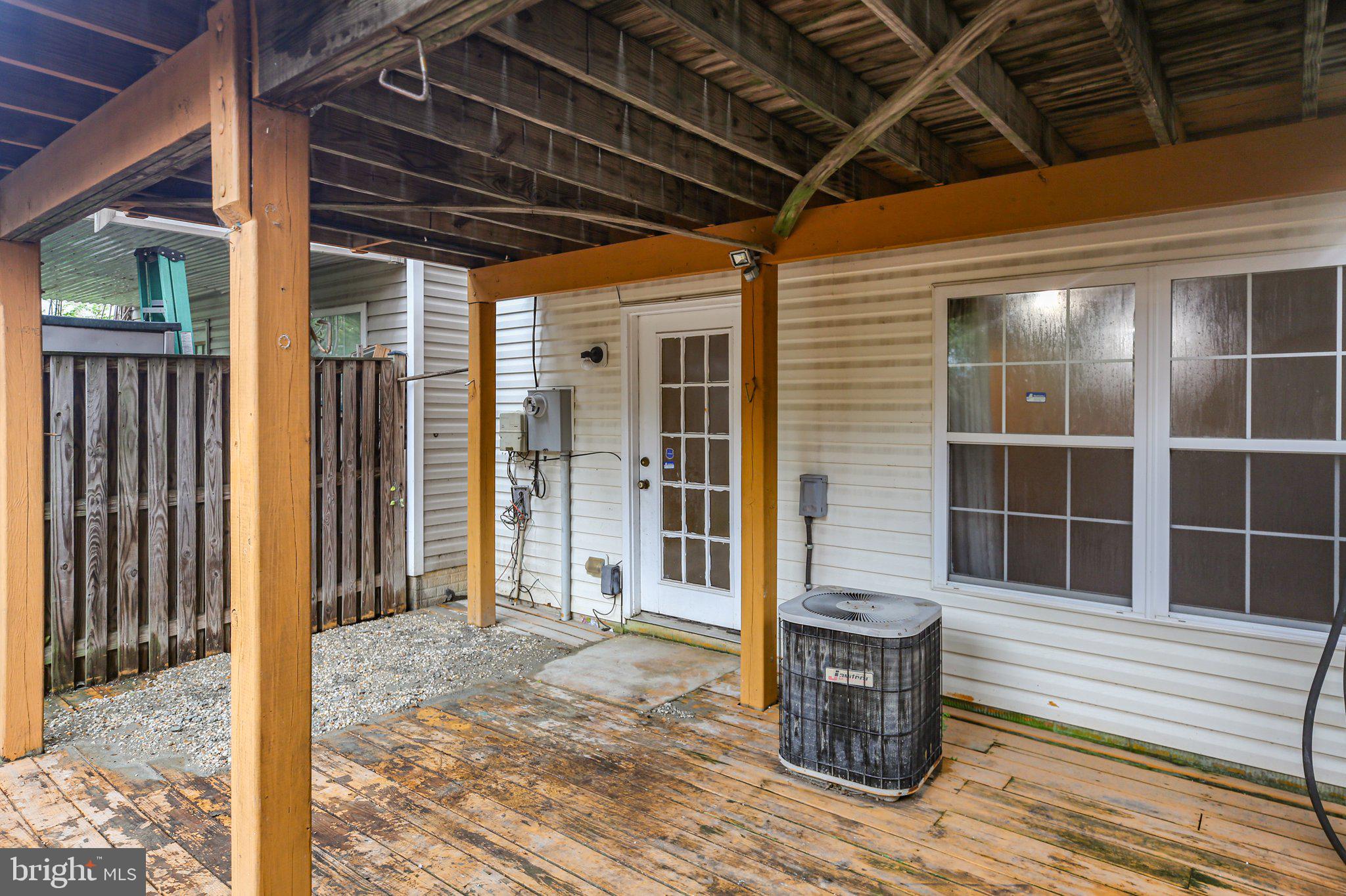 302 Munsons Hill Ct