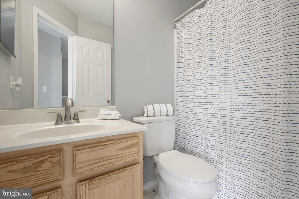 302 Munsons Hill Ct