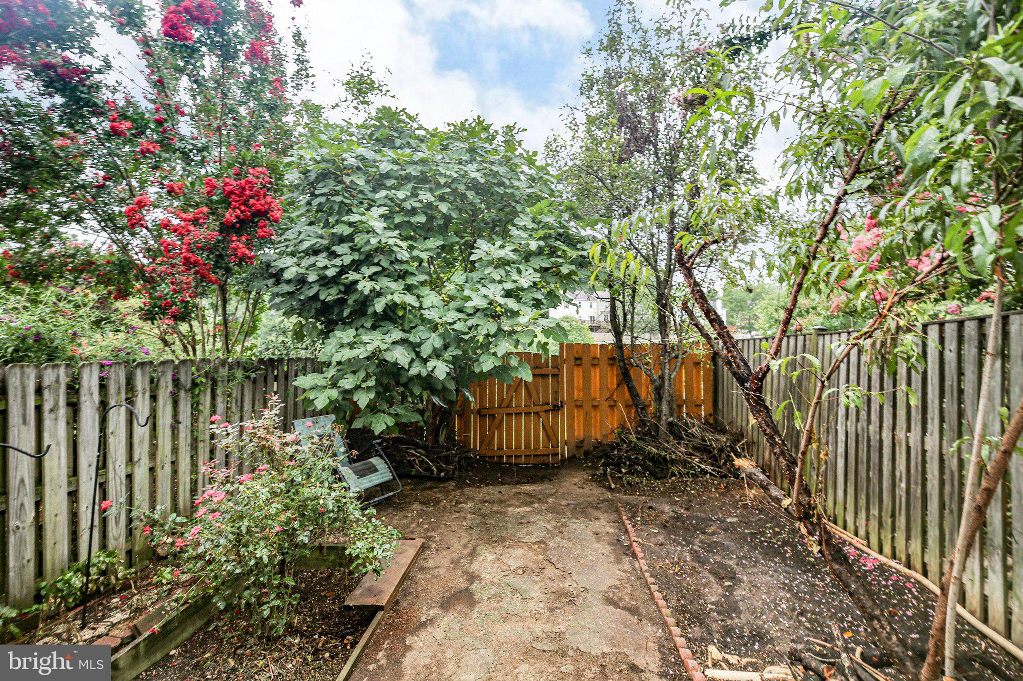 302 Munsons Hill Ct