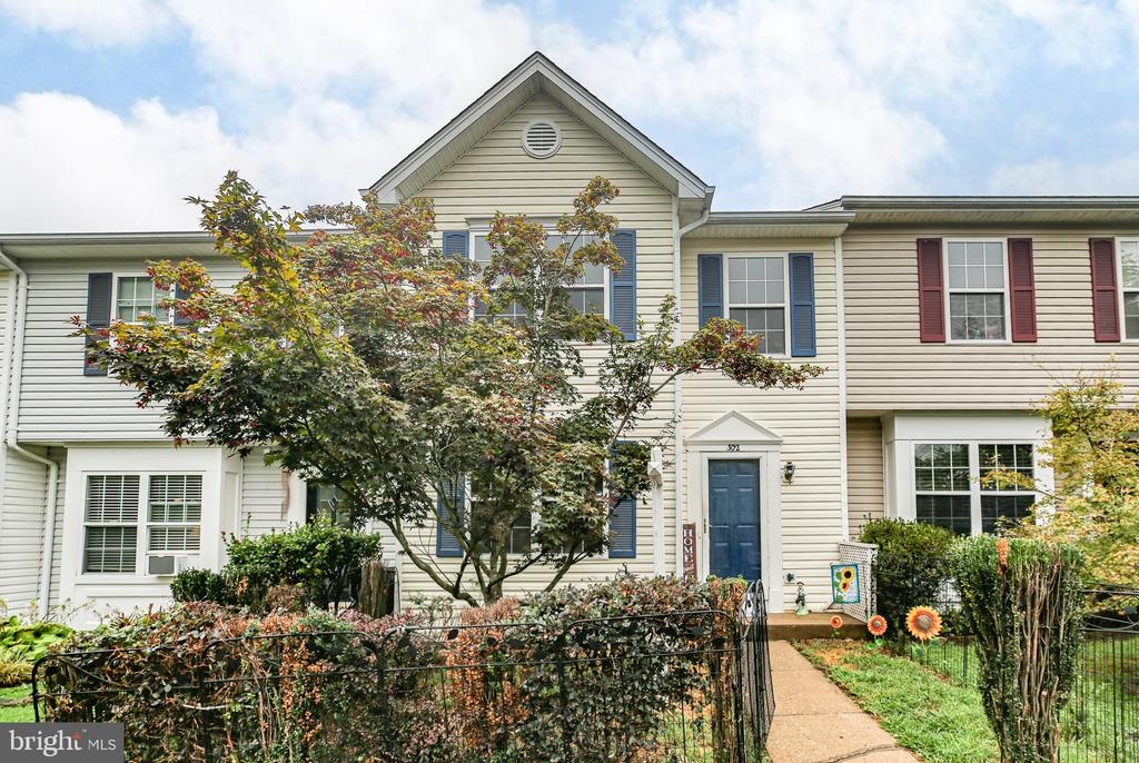 302 Munsons Hill Ct