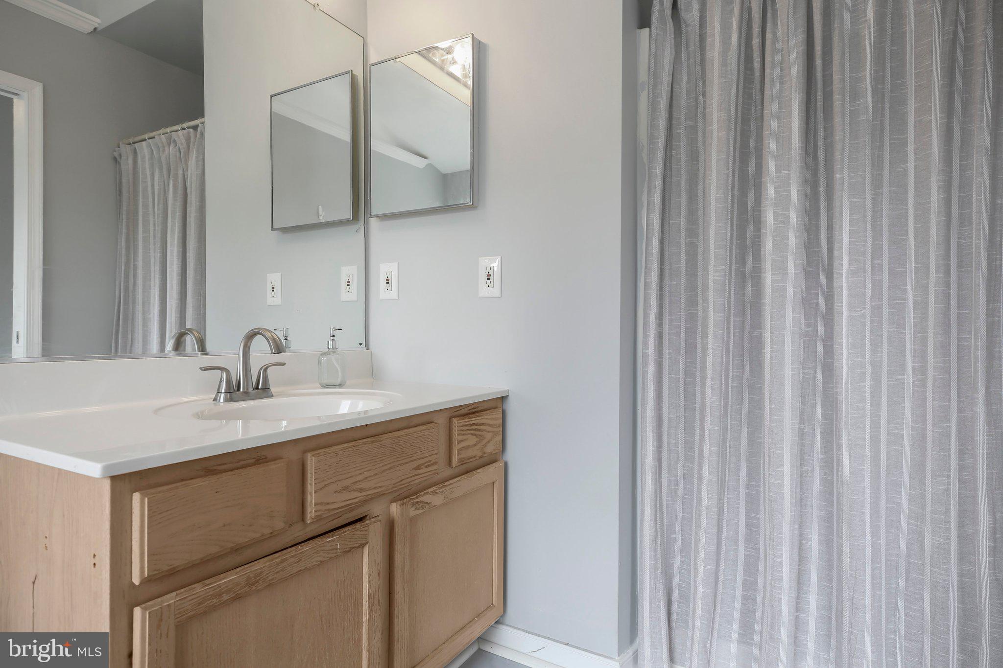 302 Munsons Hill Ct