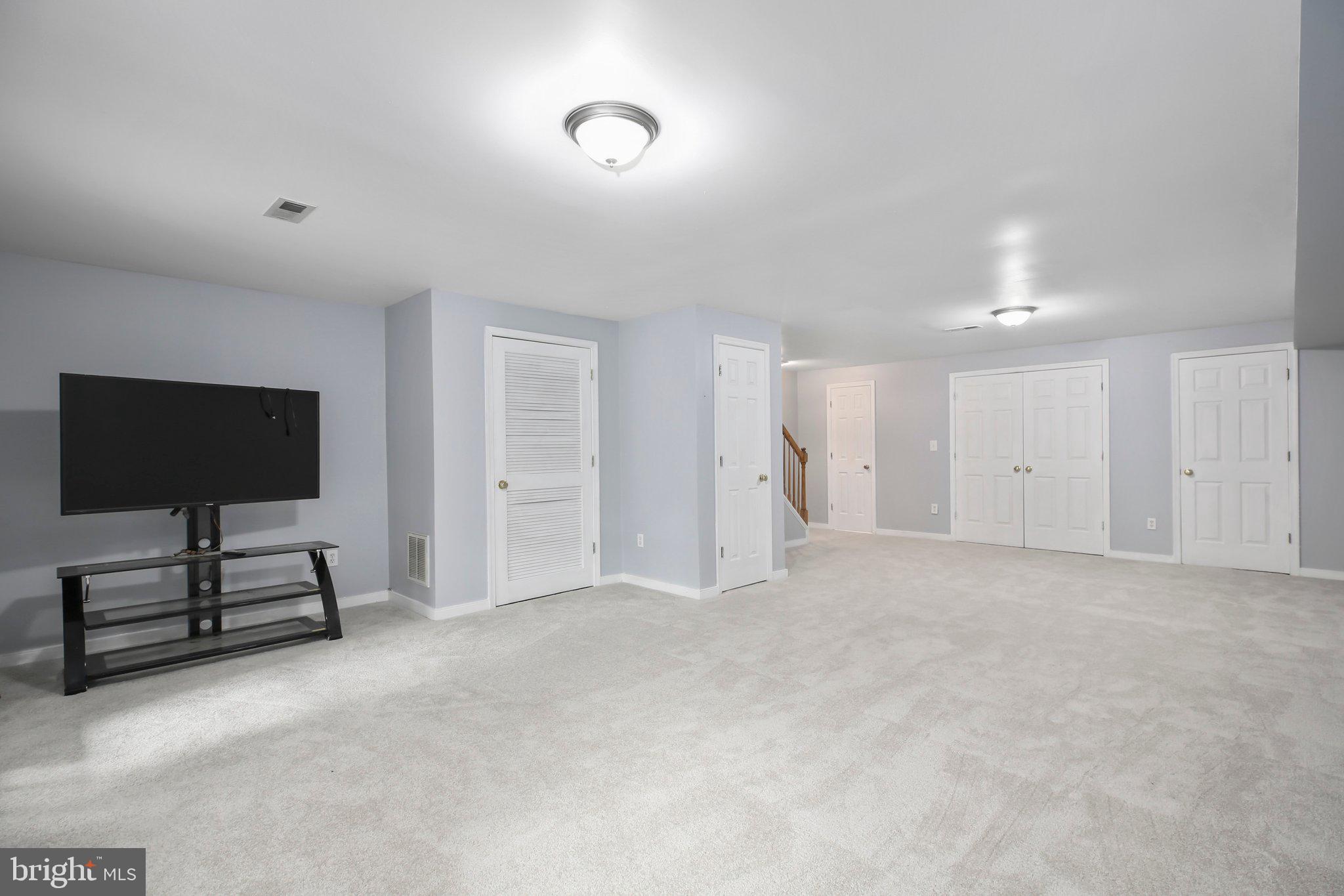 302 Munsons Hill Ct