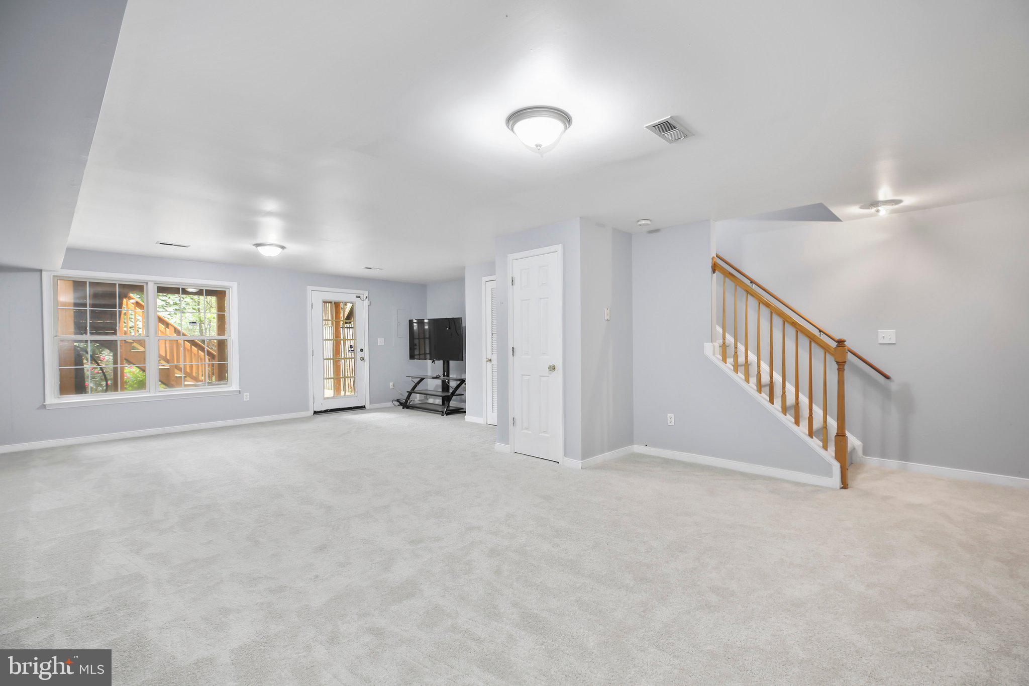 302 Munsons Hill Ct