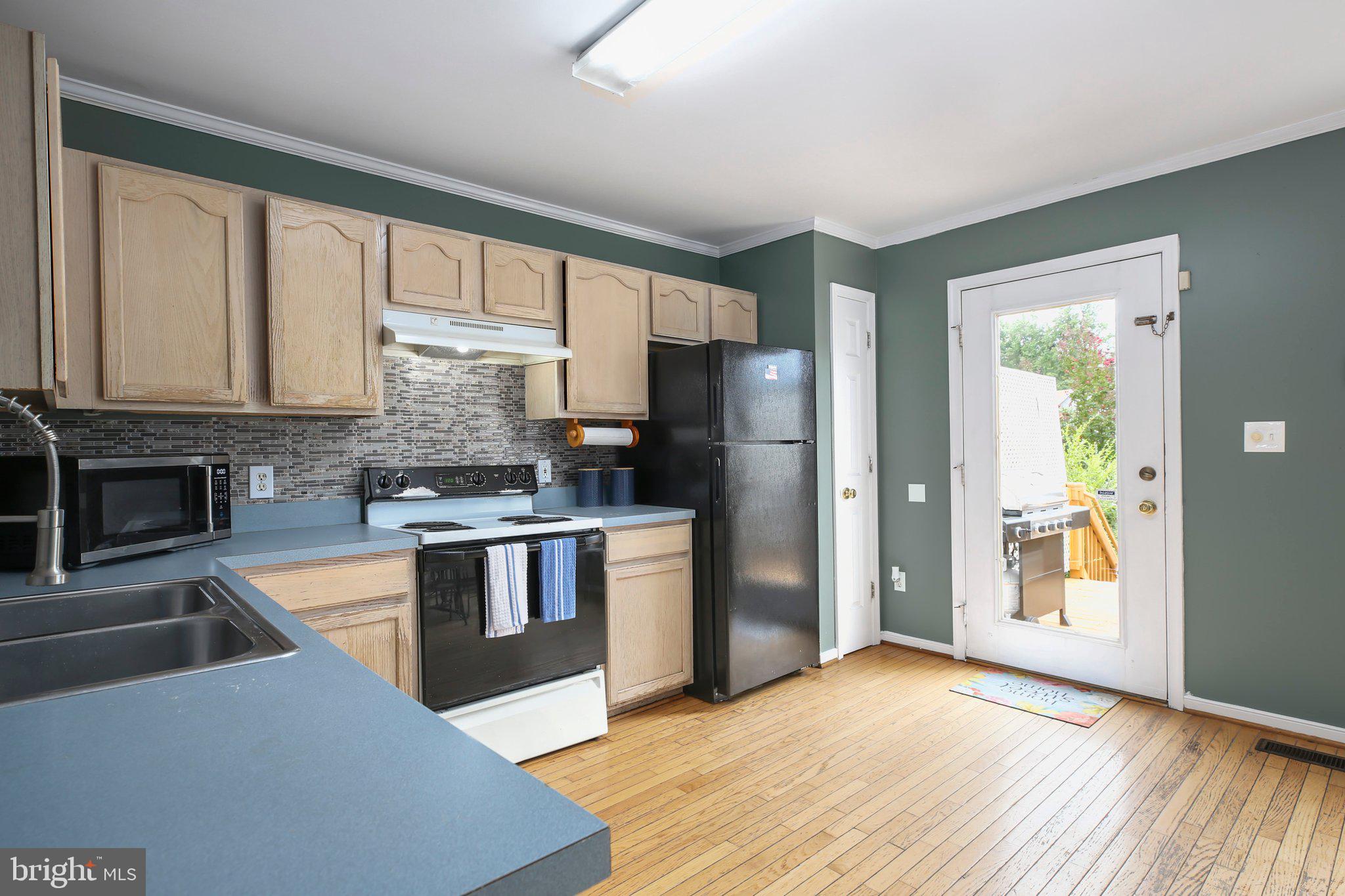 302 Munsons Hill Ct