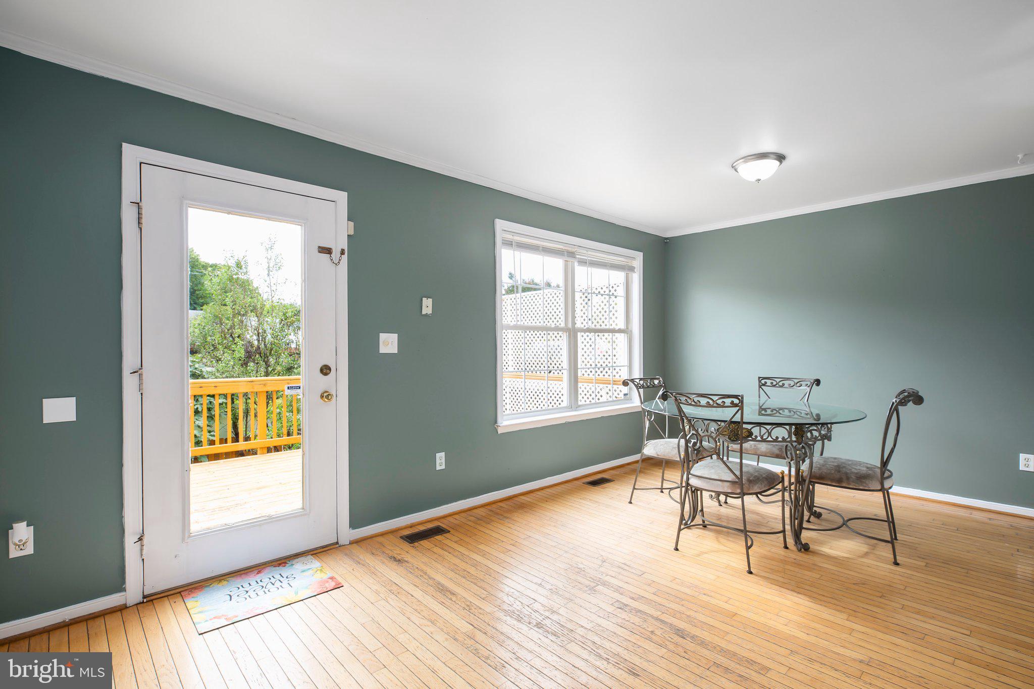302 Munsons Hill Ct