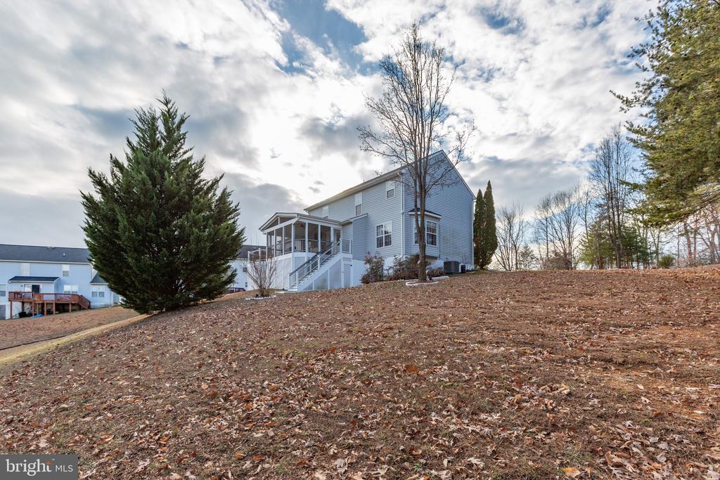 30 NEWBURY DR