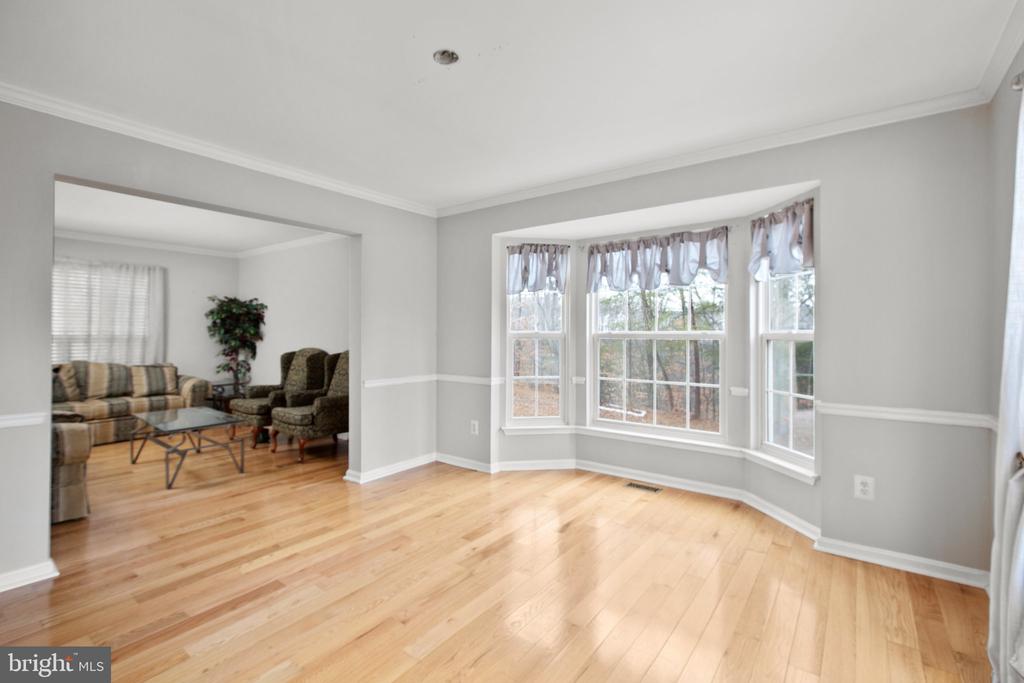 30 NEWBURY DR