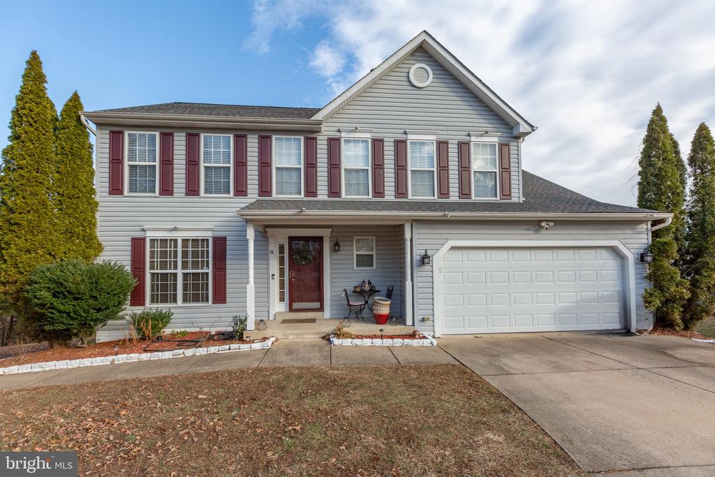 30 NEWBURY DR