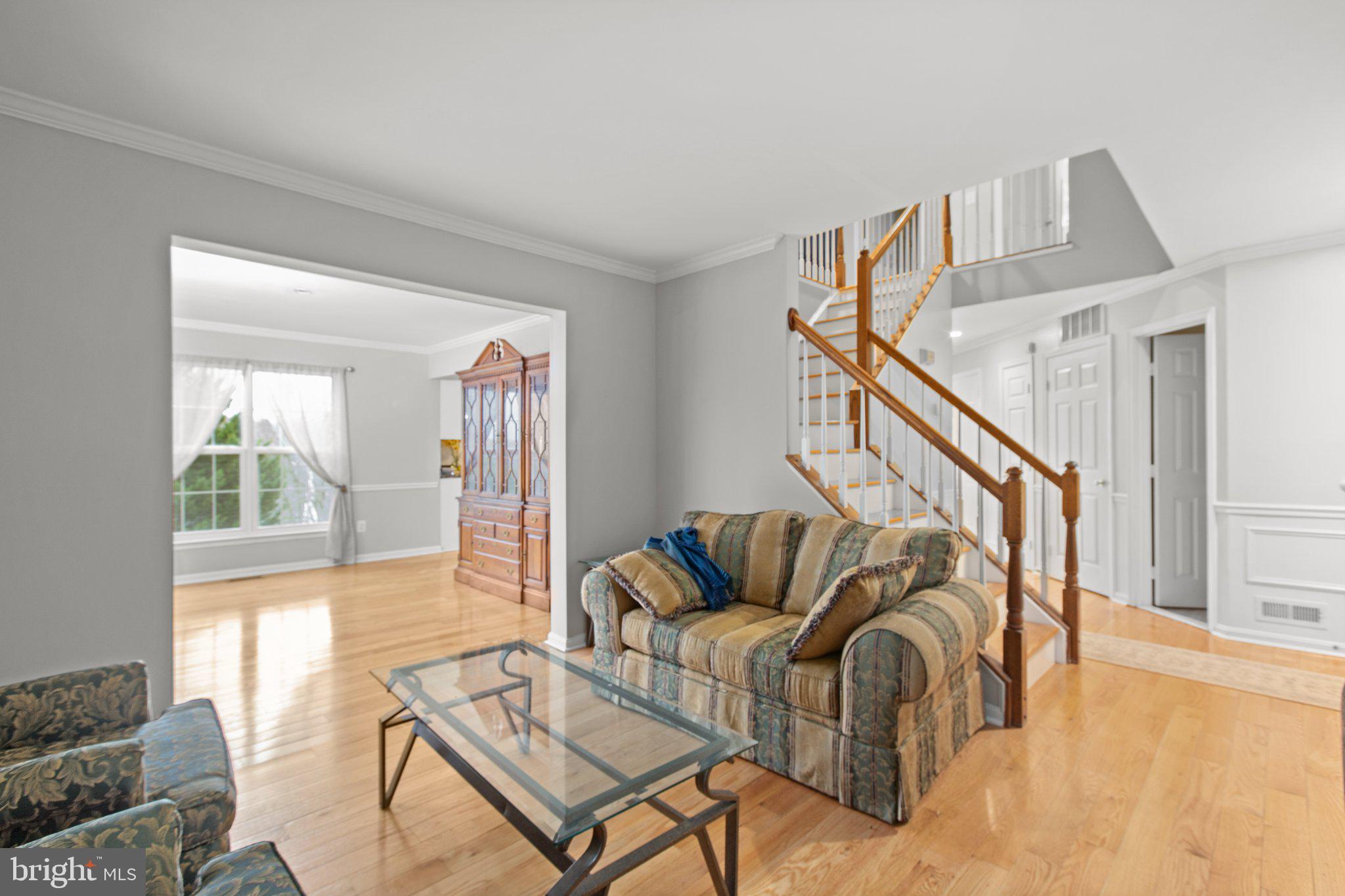 30 NEWBURY DR