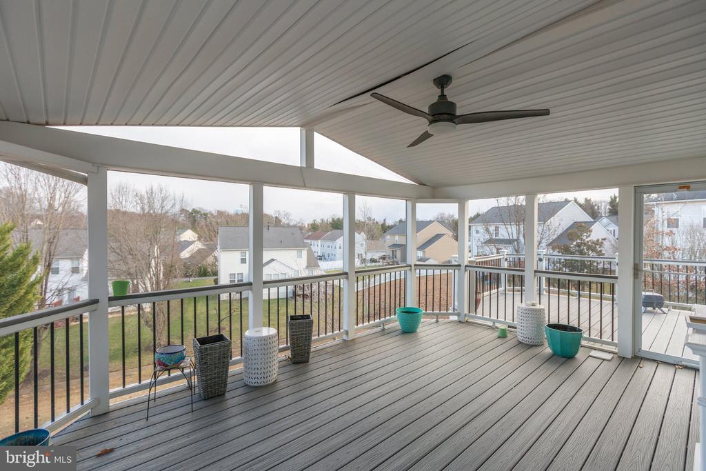 30 NEWBURY DR