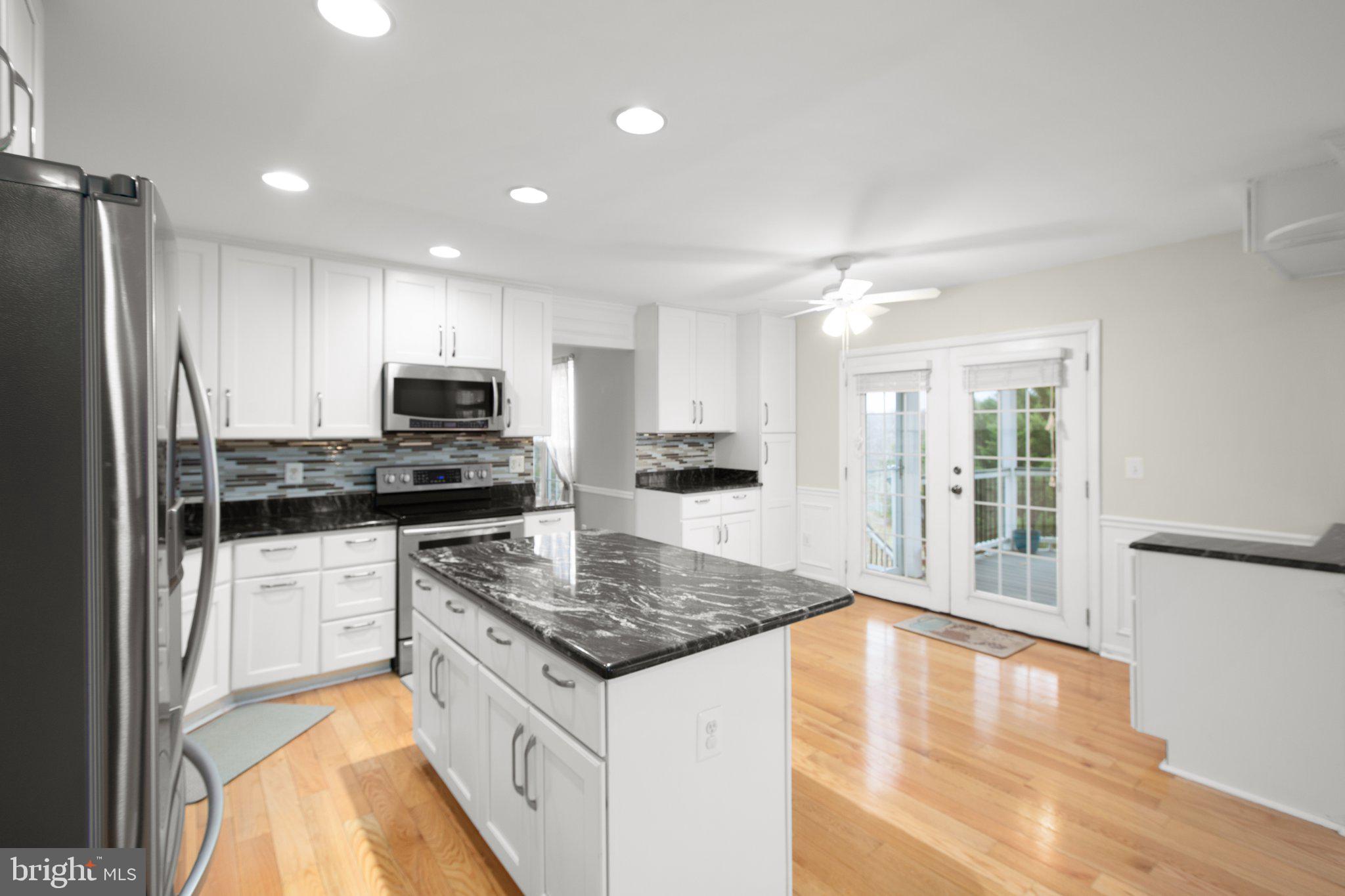 30 NEWBURY DR