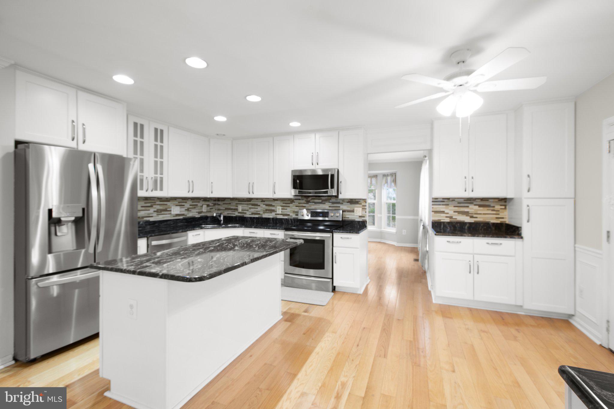 30 NEWBURY DR