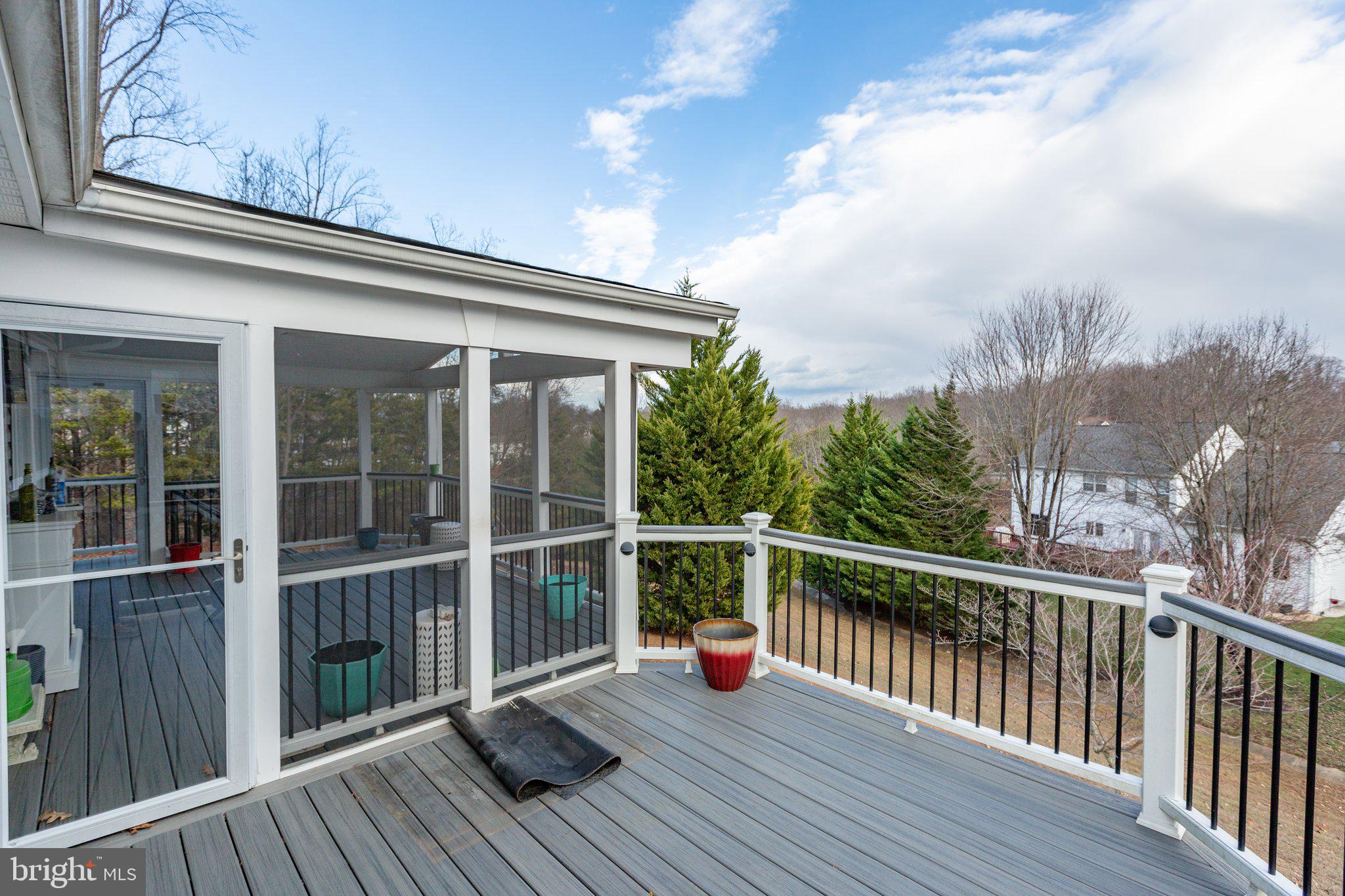 30 NEWBURY DR