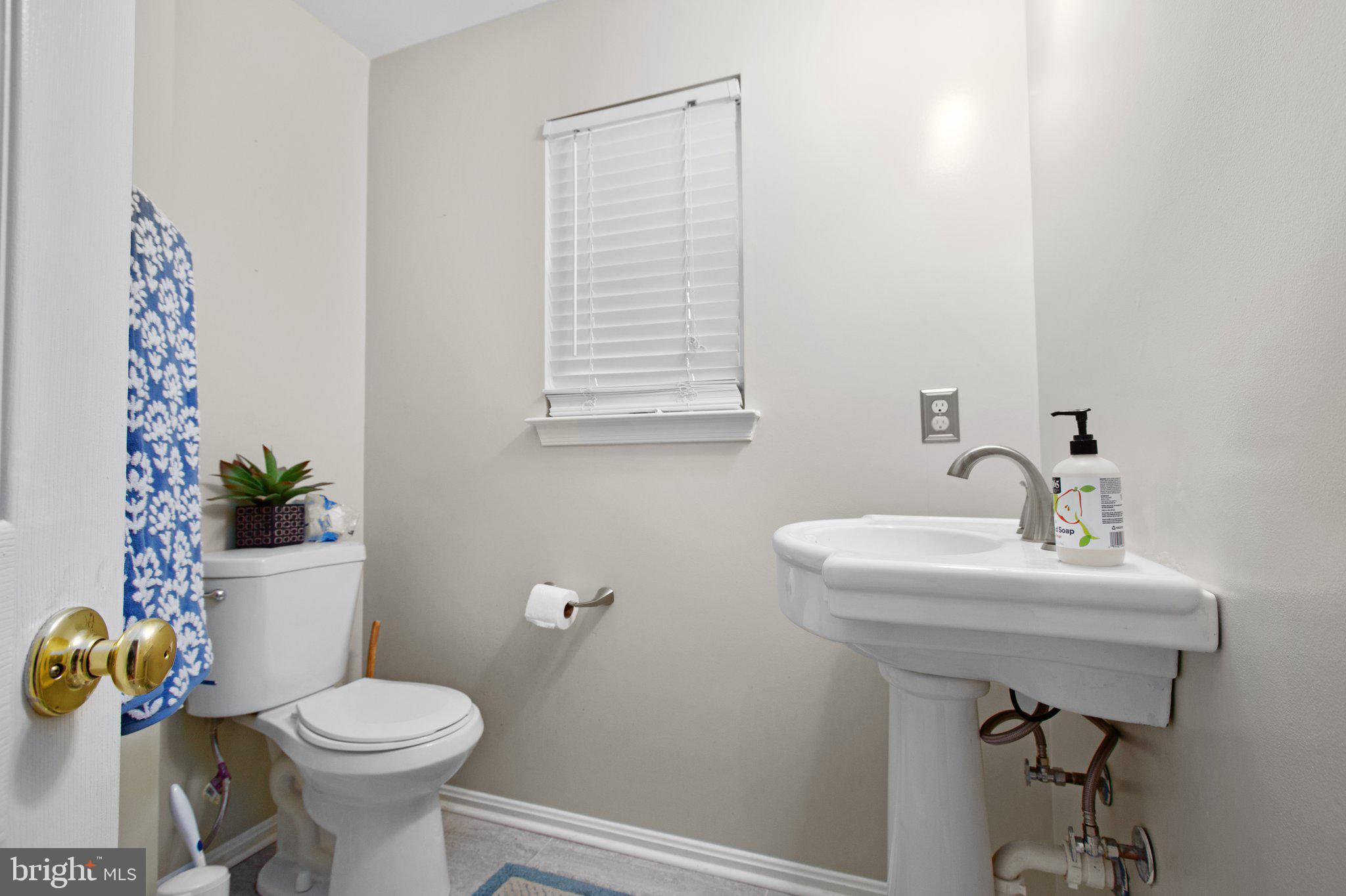 30 NEWBURY DR
