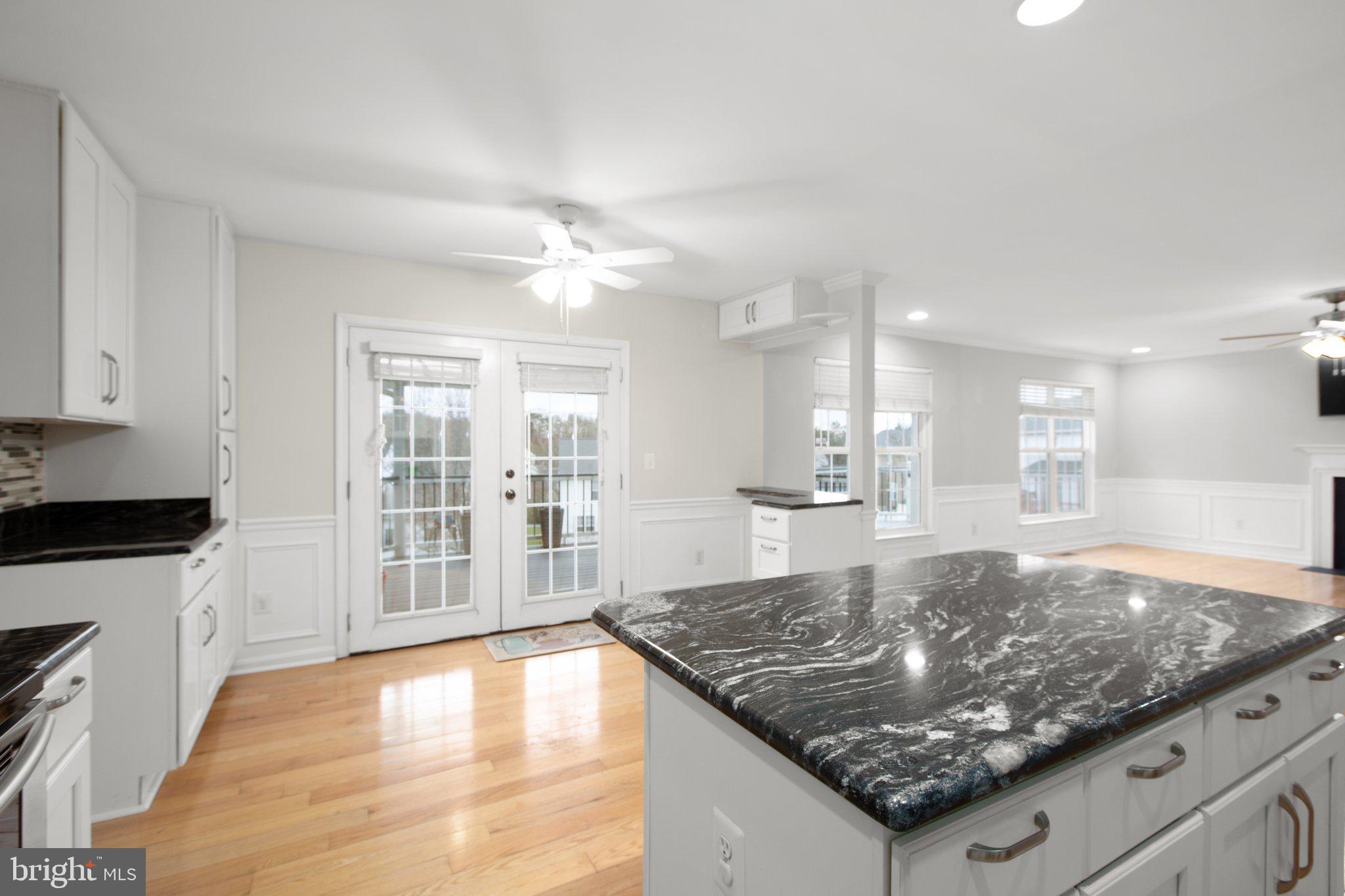 30 NEWBURY DR