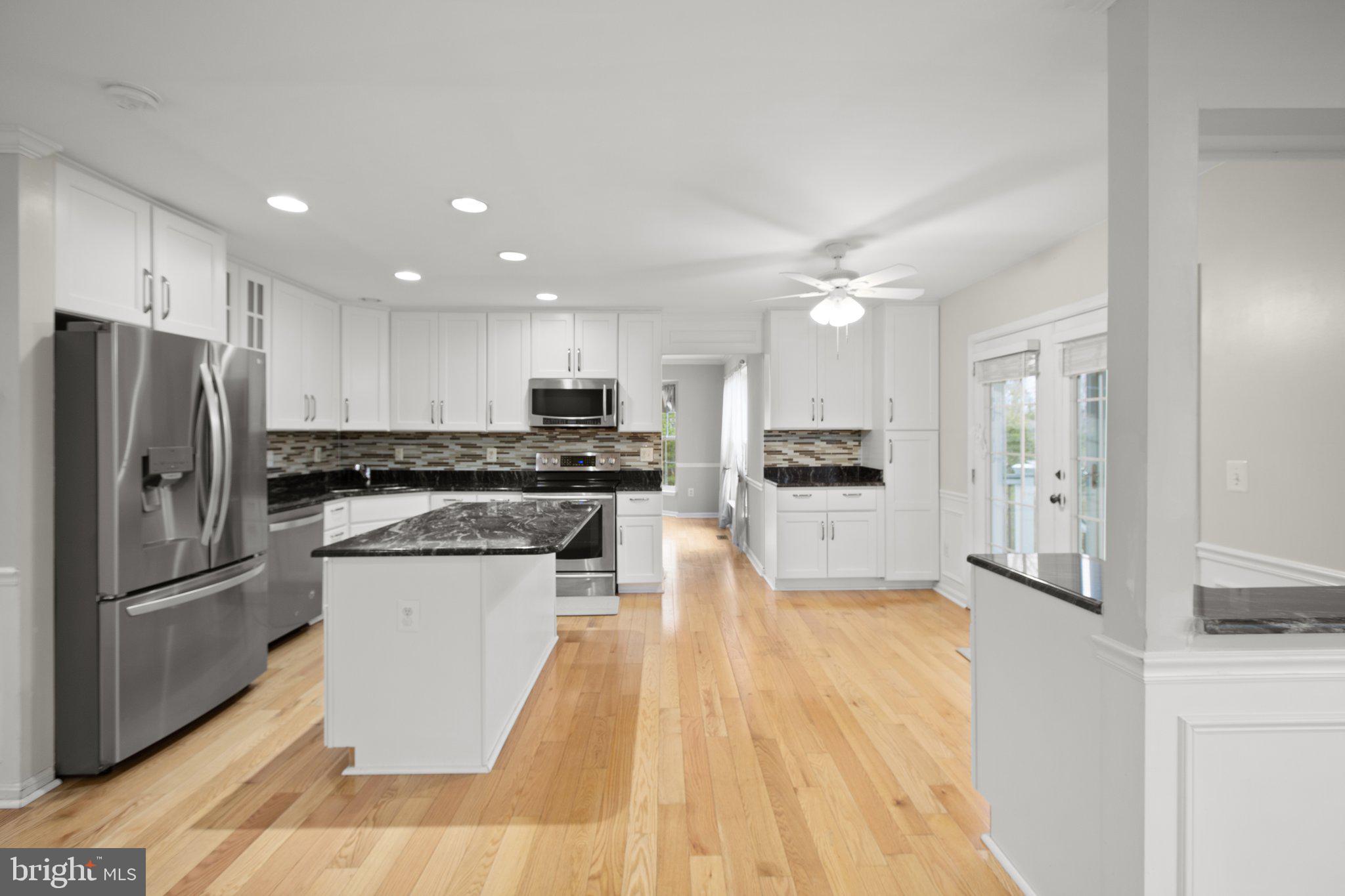 30 NEWBURY DR