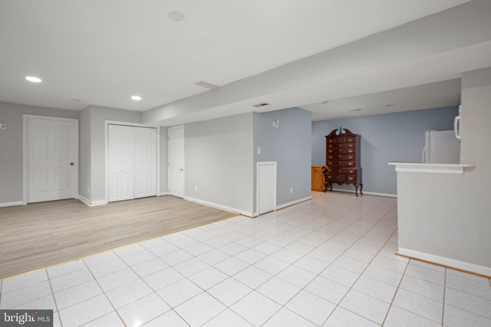 30 NEWBURY DR