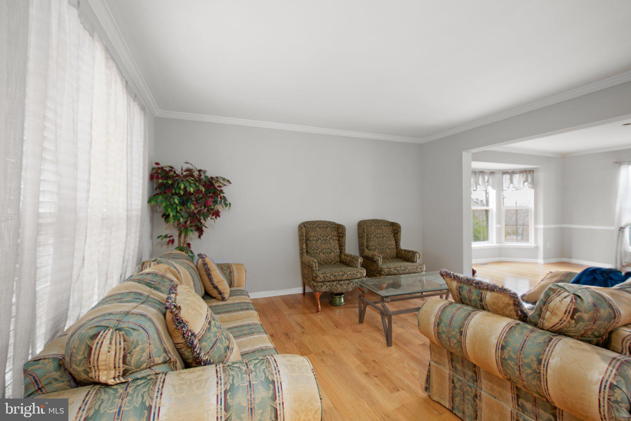30 NEWBURY DR