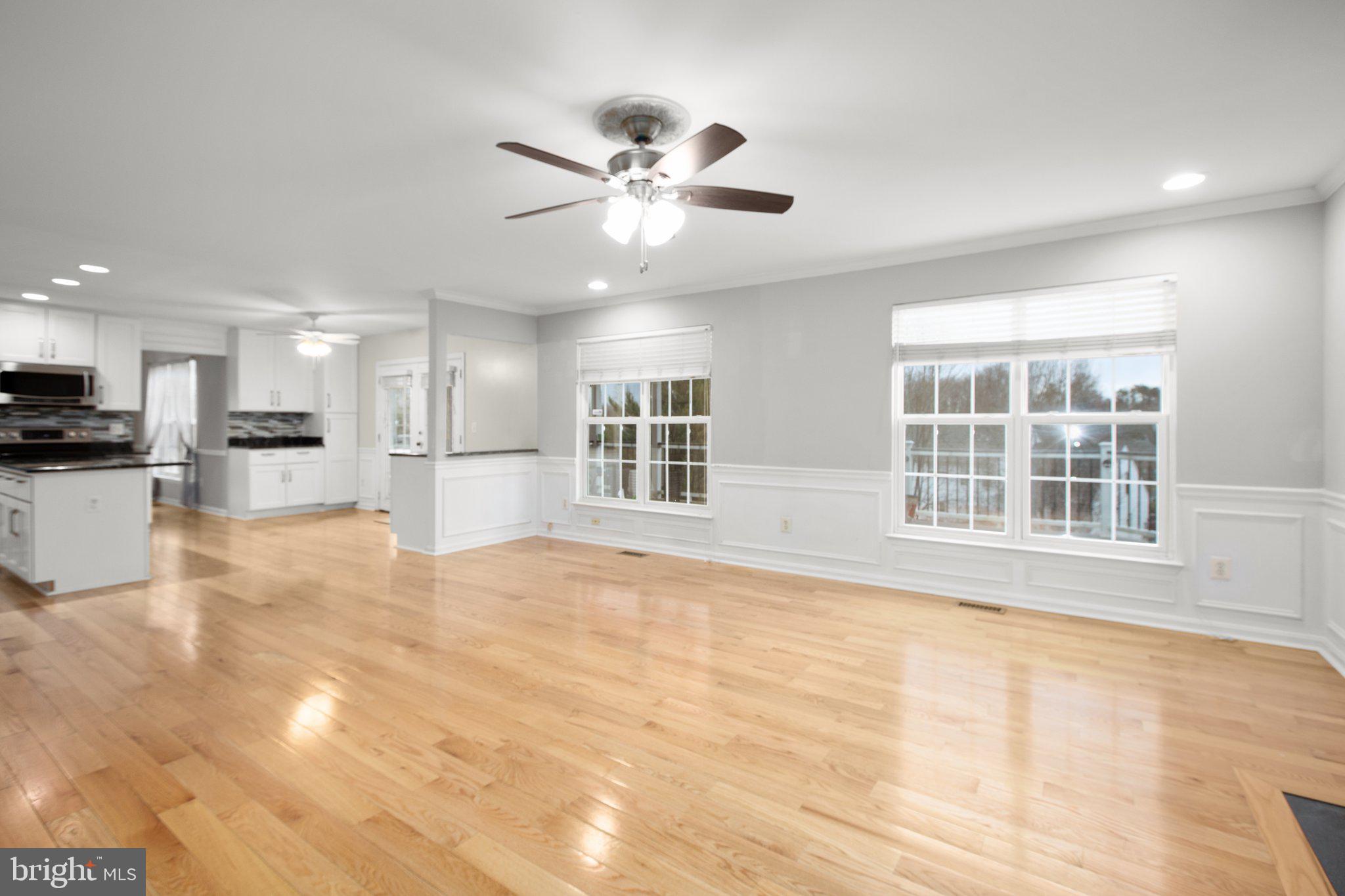 30 NEWBURY DR
