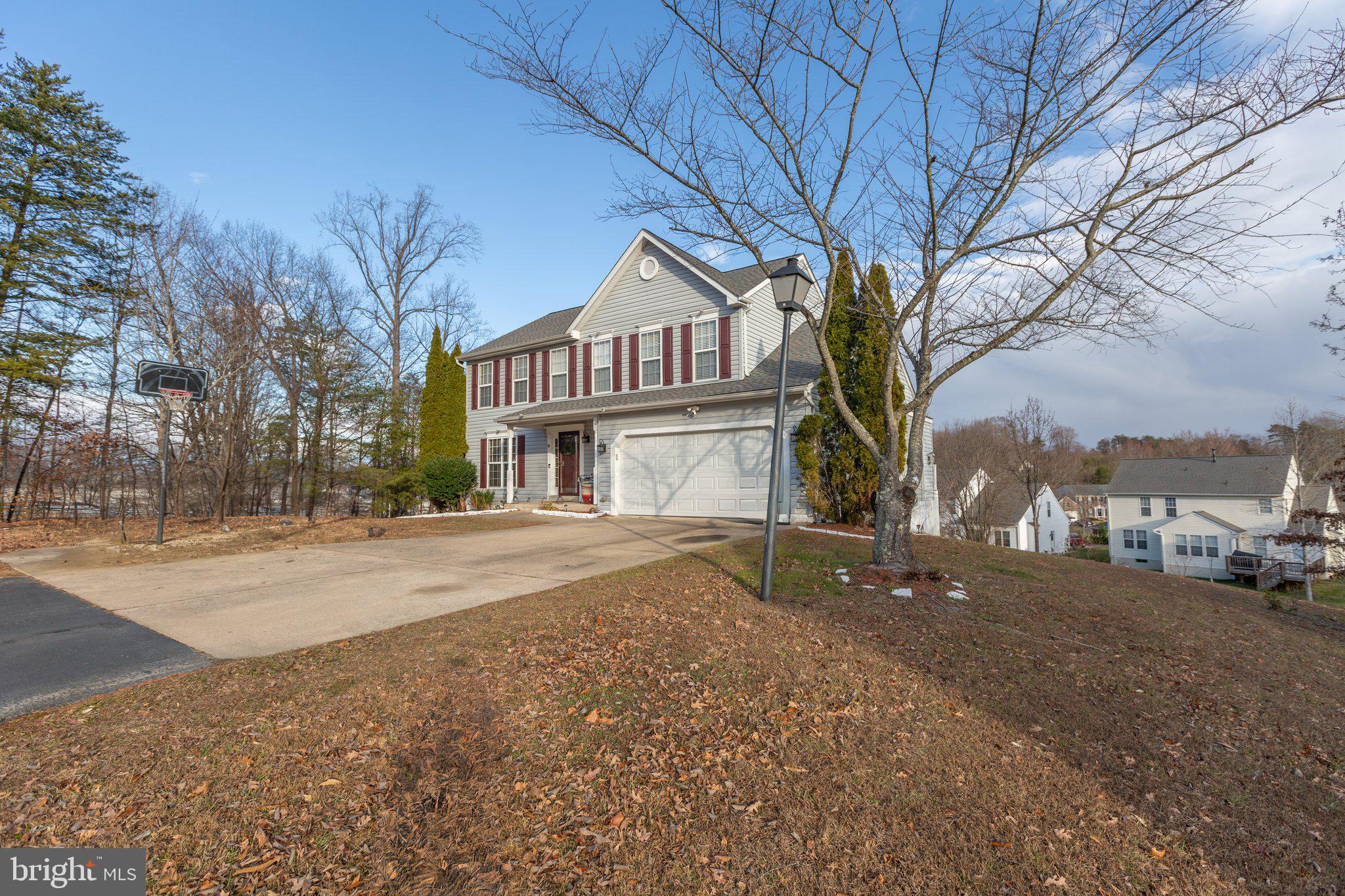 30 NEWBURY DR
