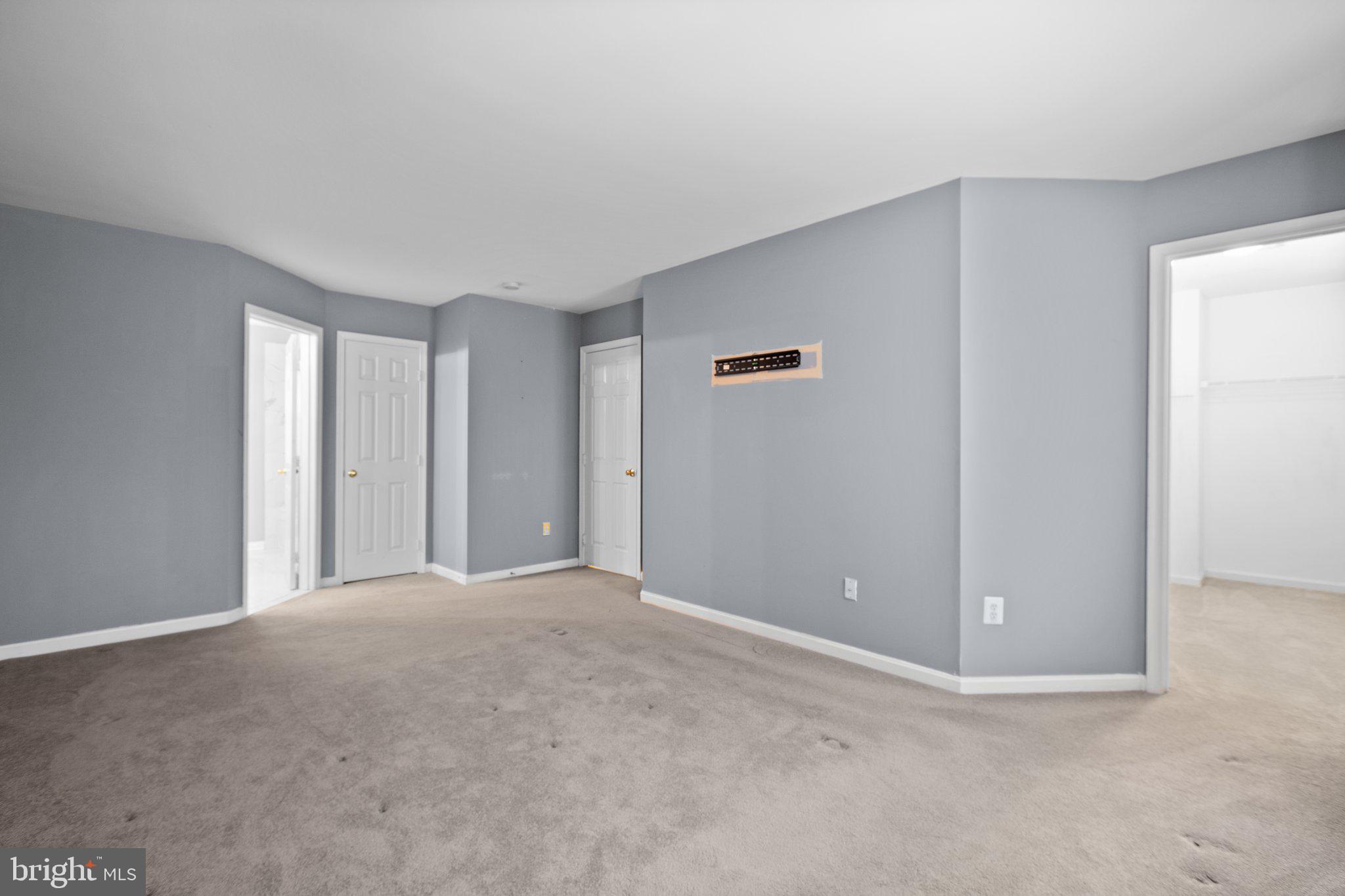 30 NEWBURY DR