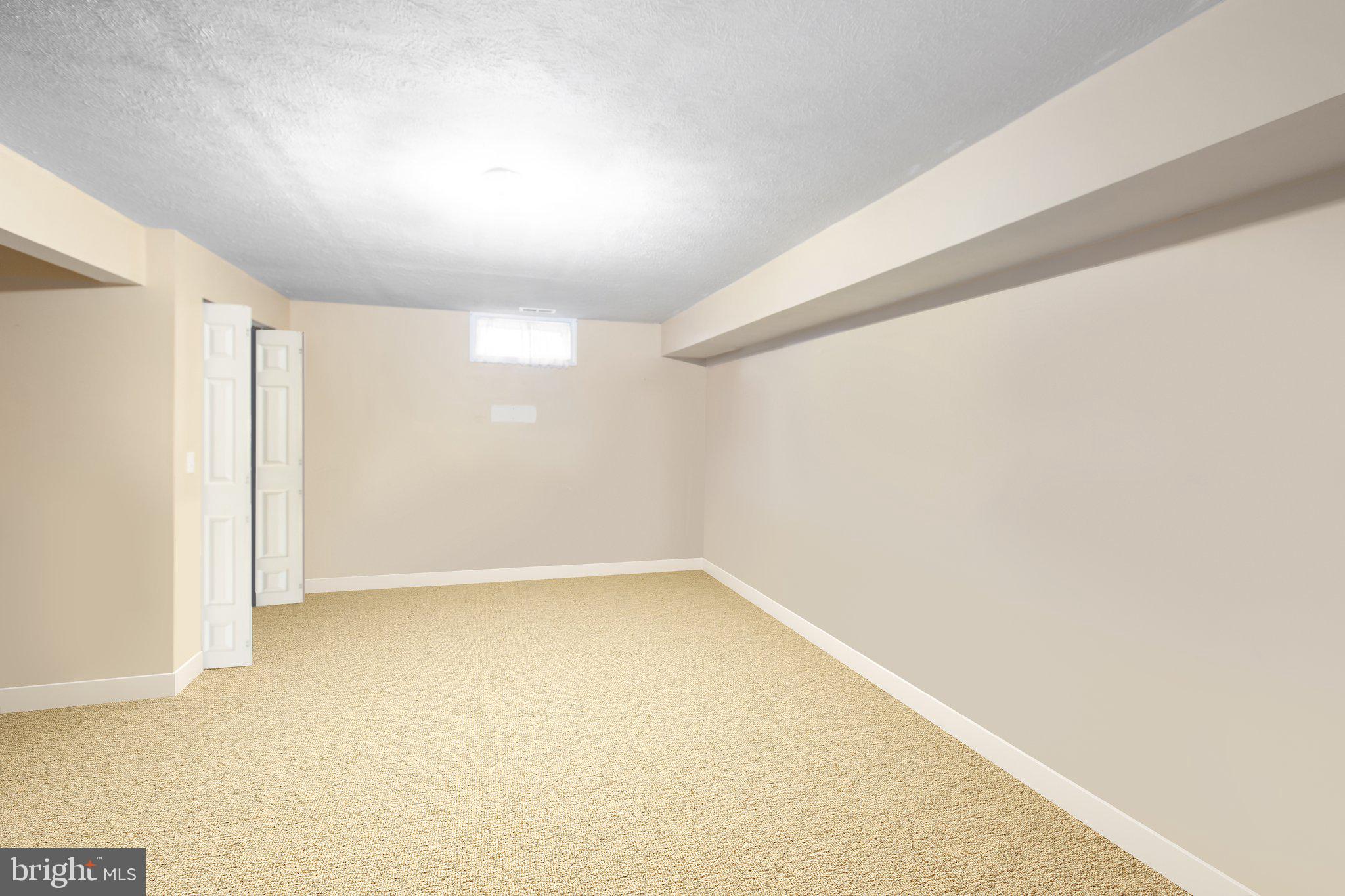 30 NEWBURY DR