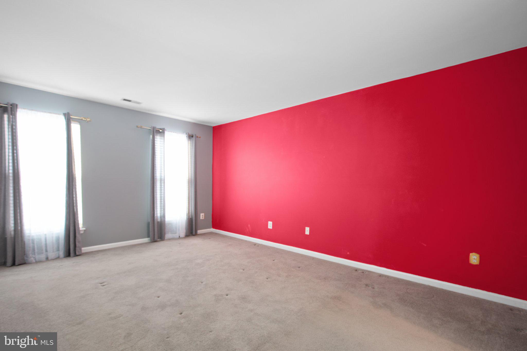 30 NEWBURY DR