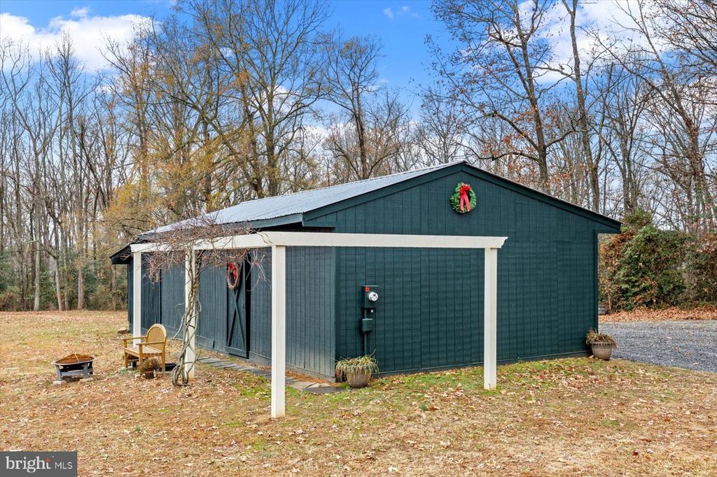 77 Windy Ridge Ln